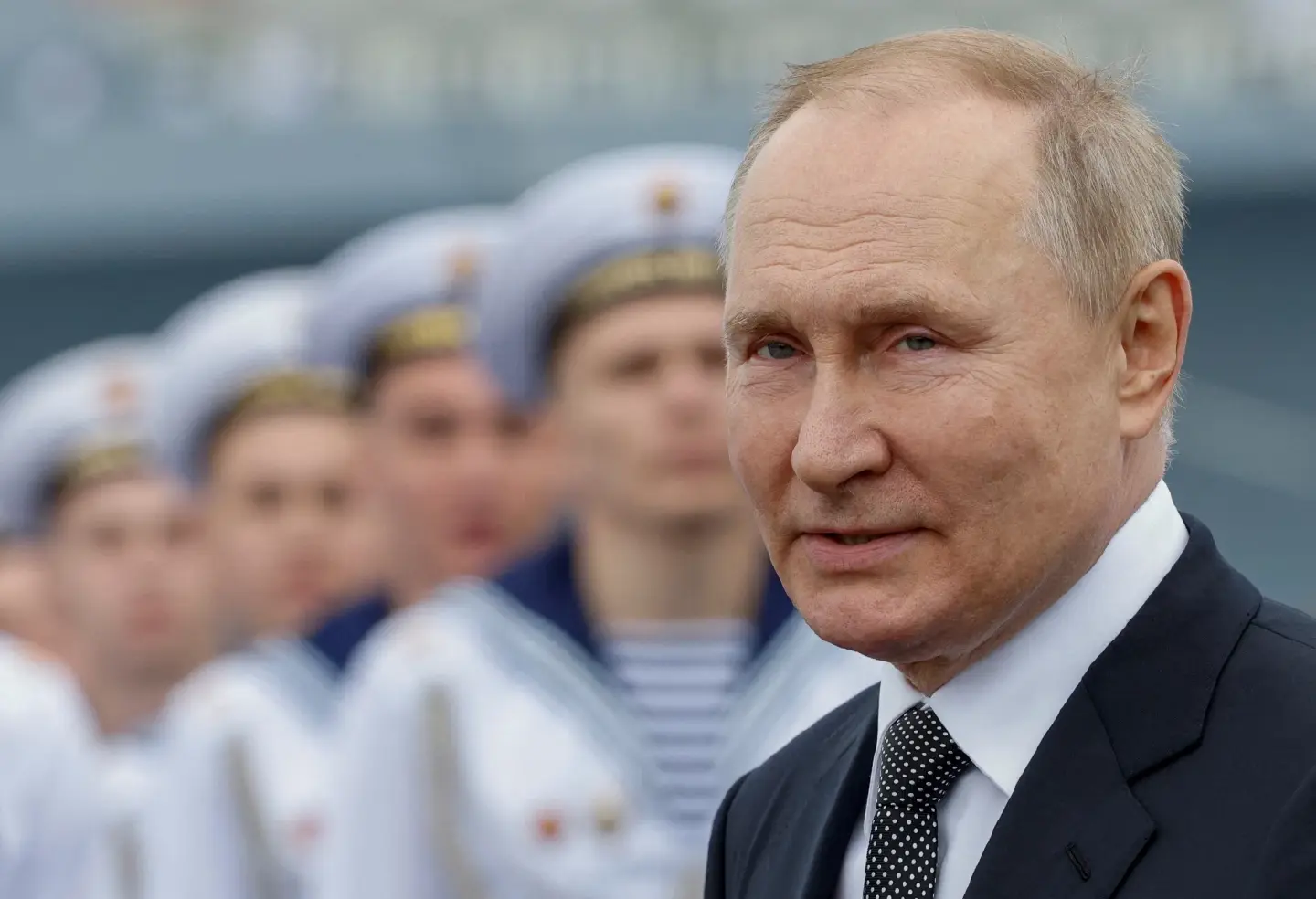 Putin reviews Russia's might at Navy Day parade Putin reviews Russia's might at Navy Day parade