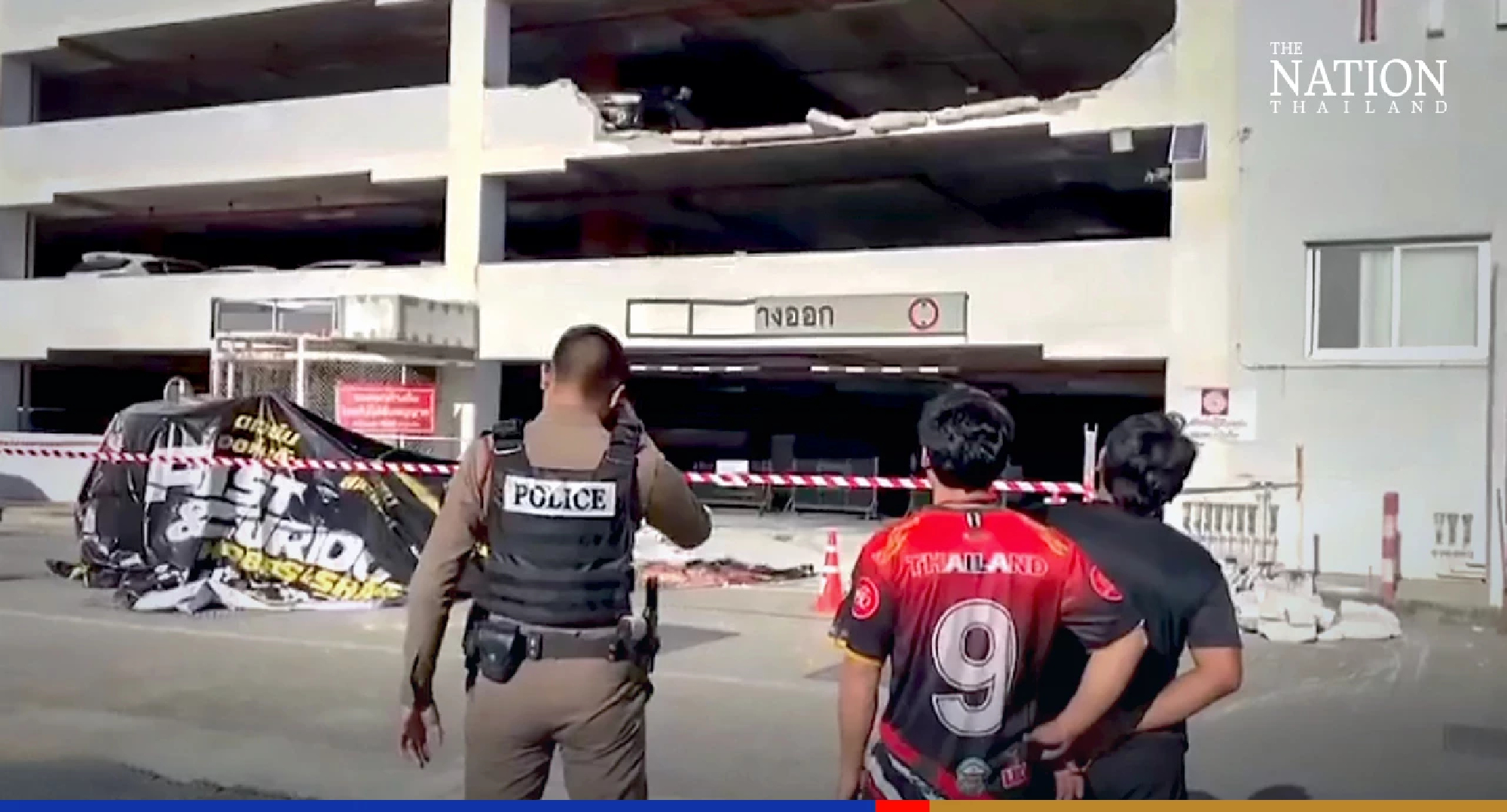 Sunday morning adventures as car flies out of Nonthaburi carpark
