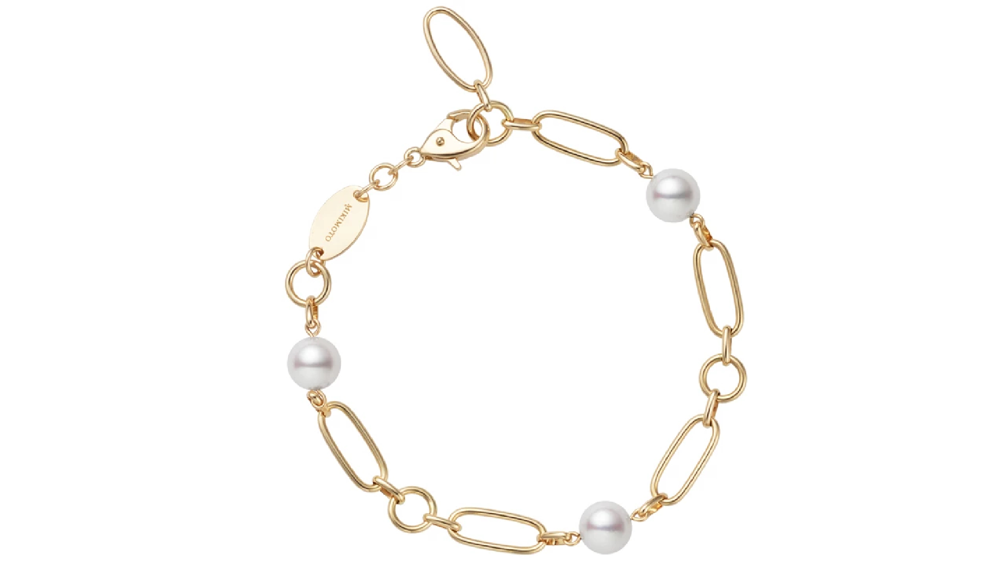 Mikimoto presents precious gifts that symbolizes the greatness of motherly love  during the Thai National Mother’s Day festival