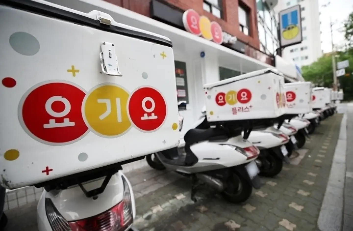 Are we losing our appetite for food delivery apps? Are we losing our appetite for food delivery apps?