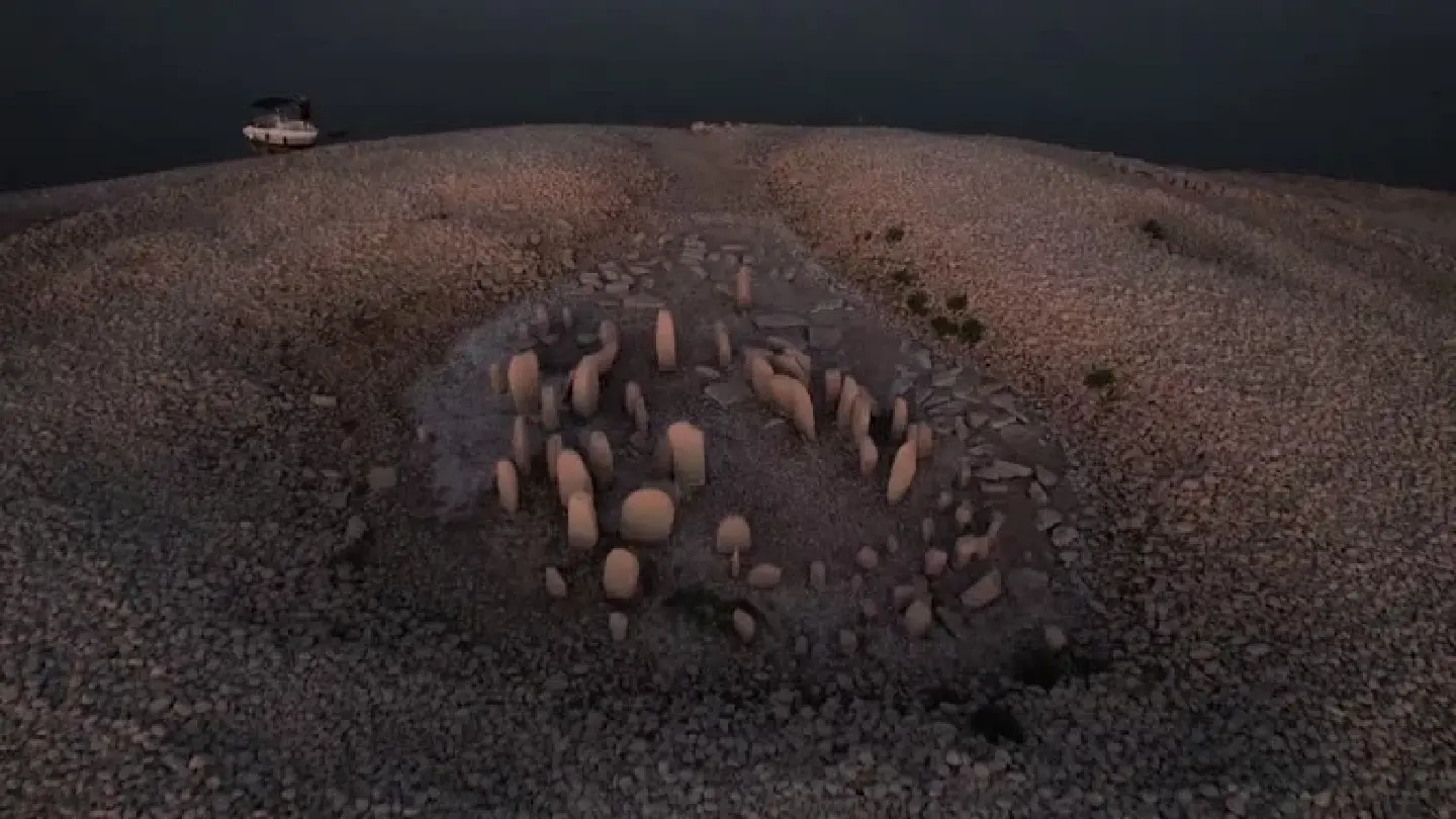 'Spanish Stonehenge' emerges from drought-hit dam 'Spanish Stonehenge' emerges from drought-hit dam