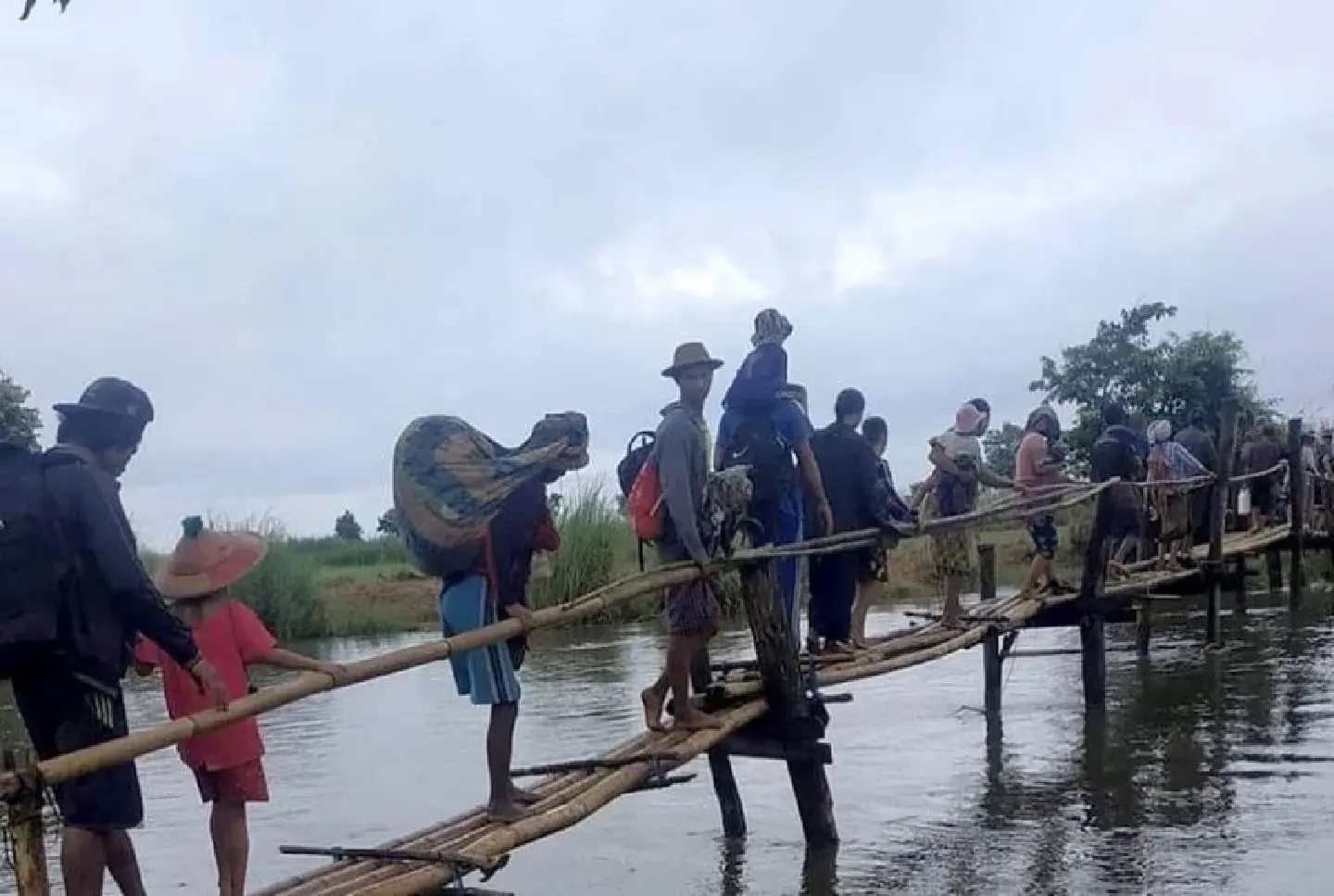 Over 90,000 villagers flee fighting in KNU Brigade 6 area