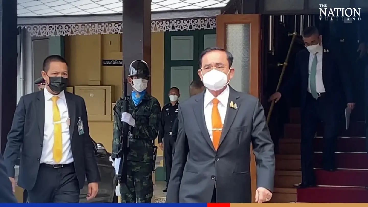 Prayut attends Defence Council meeting via video teleconference