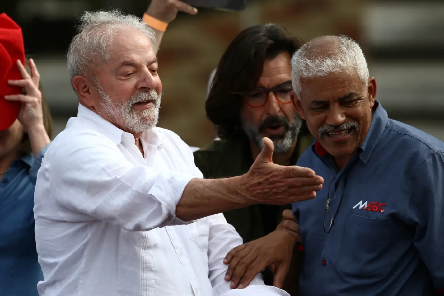 Lula's lead on Bolsonaro narrows slightly ahead of Brazil election, poll shows Lula's lead on Bolsonaro narrows slightly ahead of Brazil election, poll shows