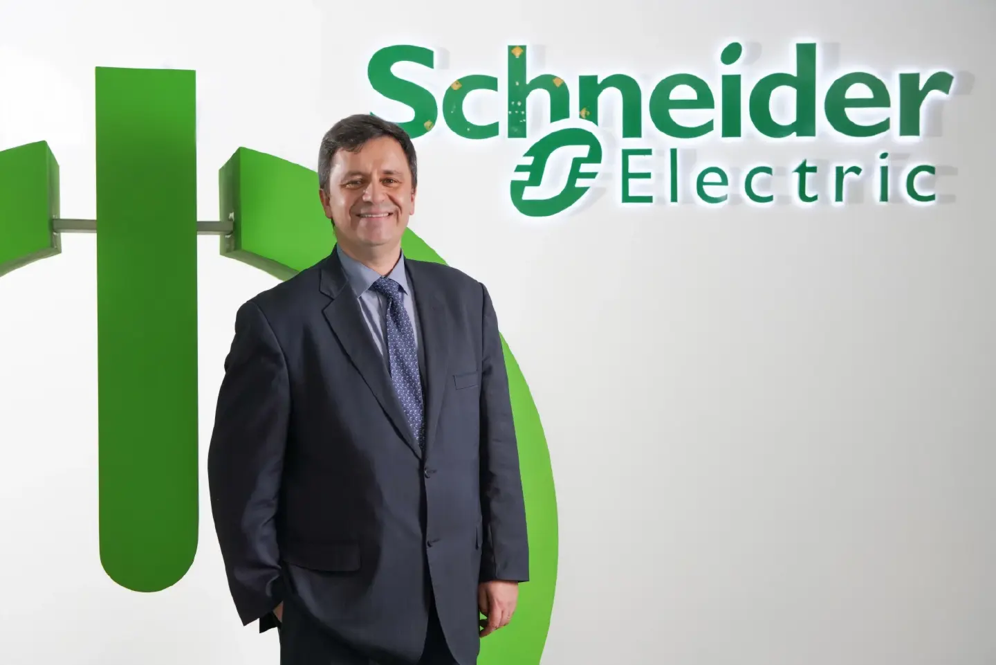 Schneider Electric building digital bridge for Thailand’s EV revolution