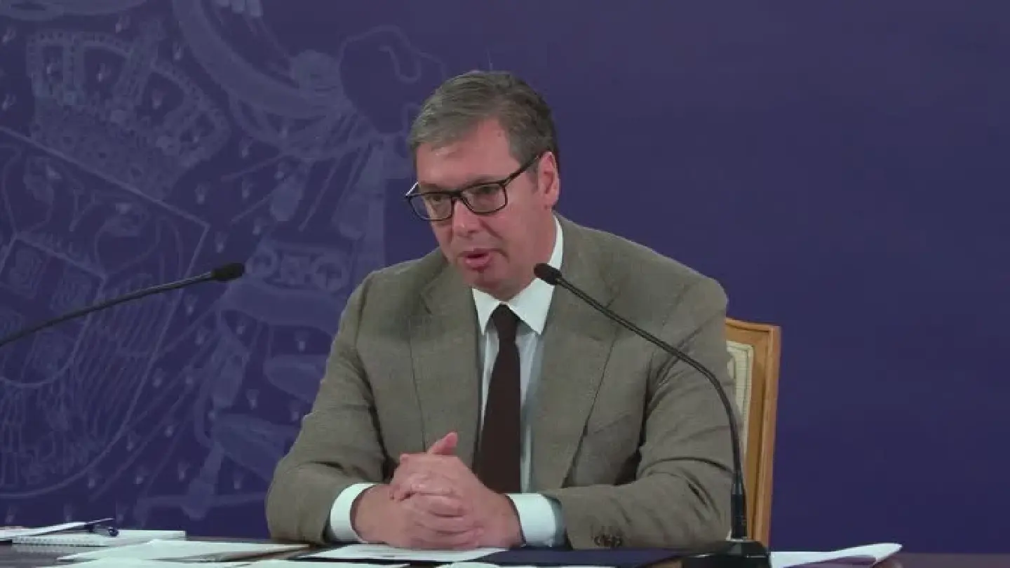 Serbia's Vucic calls for peace as two border crossings with Kosovo are closed