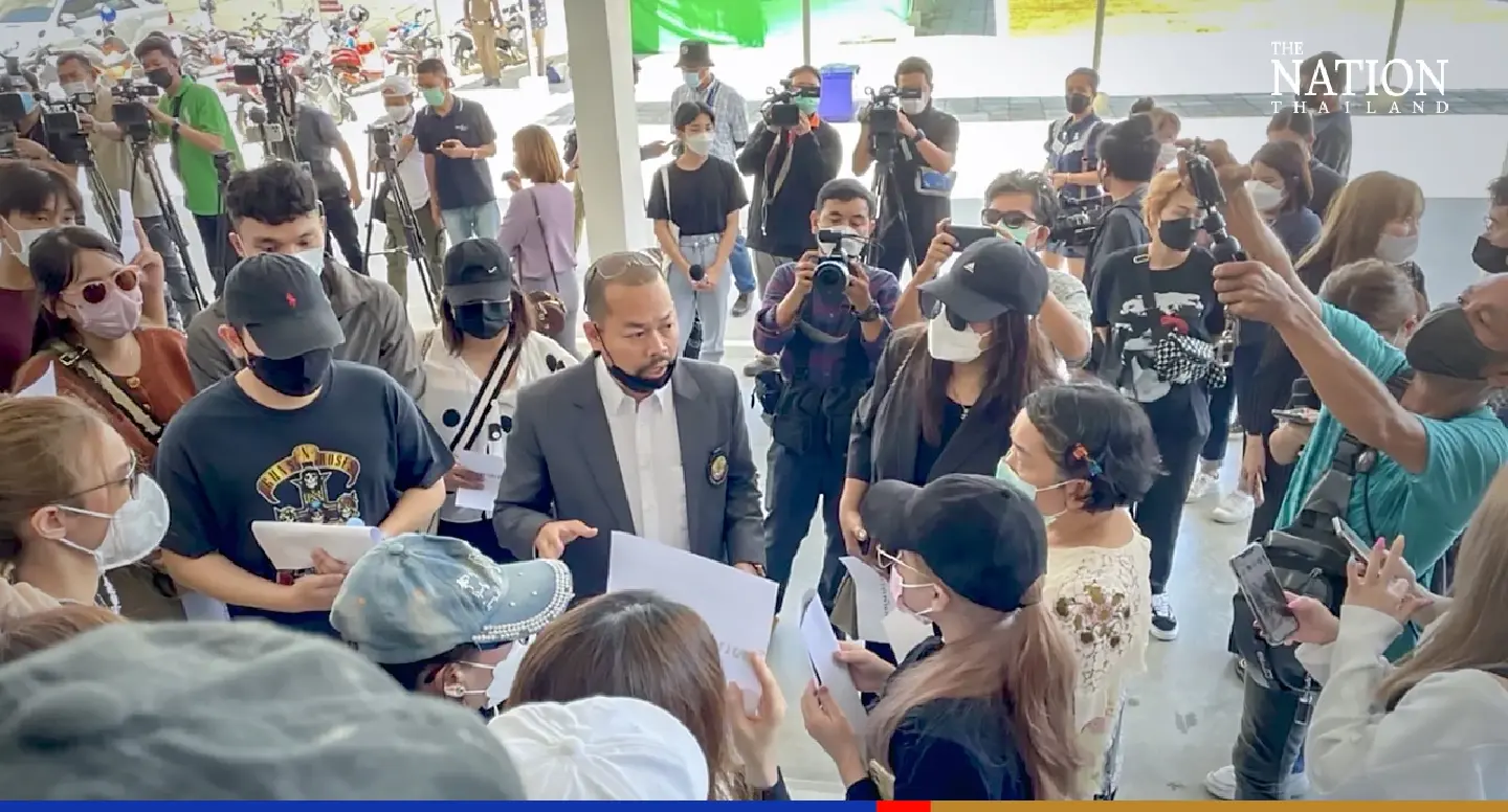 Popular YouTuber flees abroad after alleged 2 billion baht forex scam Popular YouTuber flees abroad after alleged 2 billion baht forex scam
