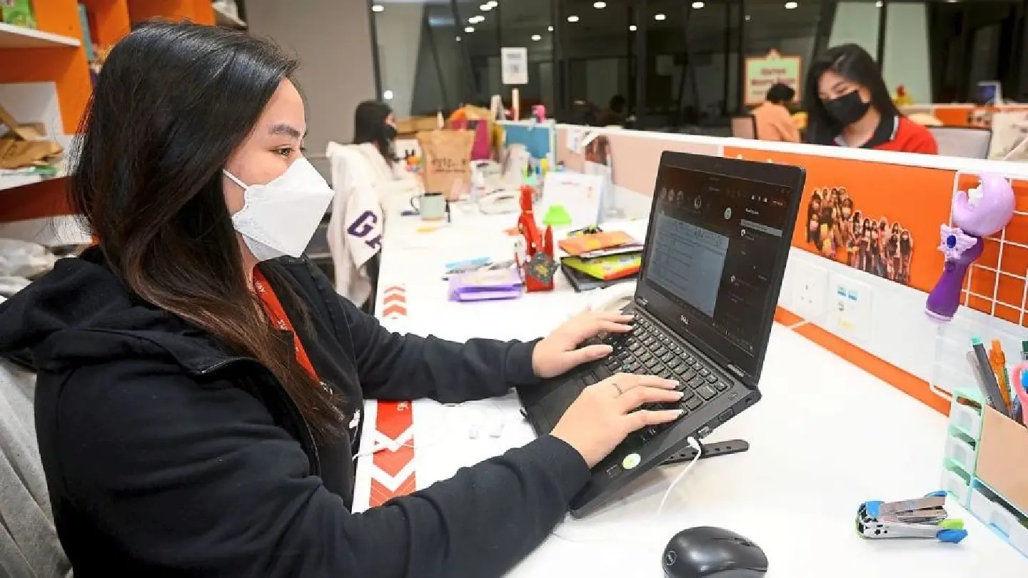 Malaysia faces challenges as it reduces working hours