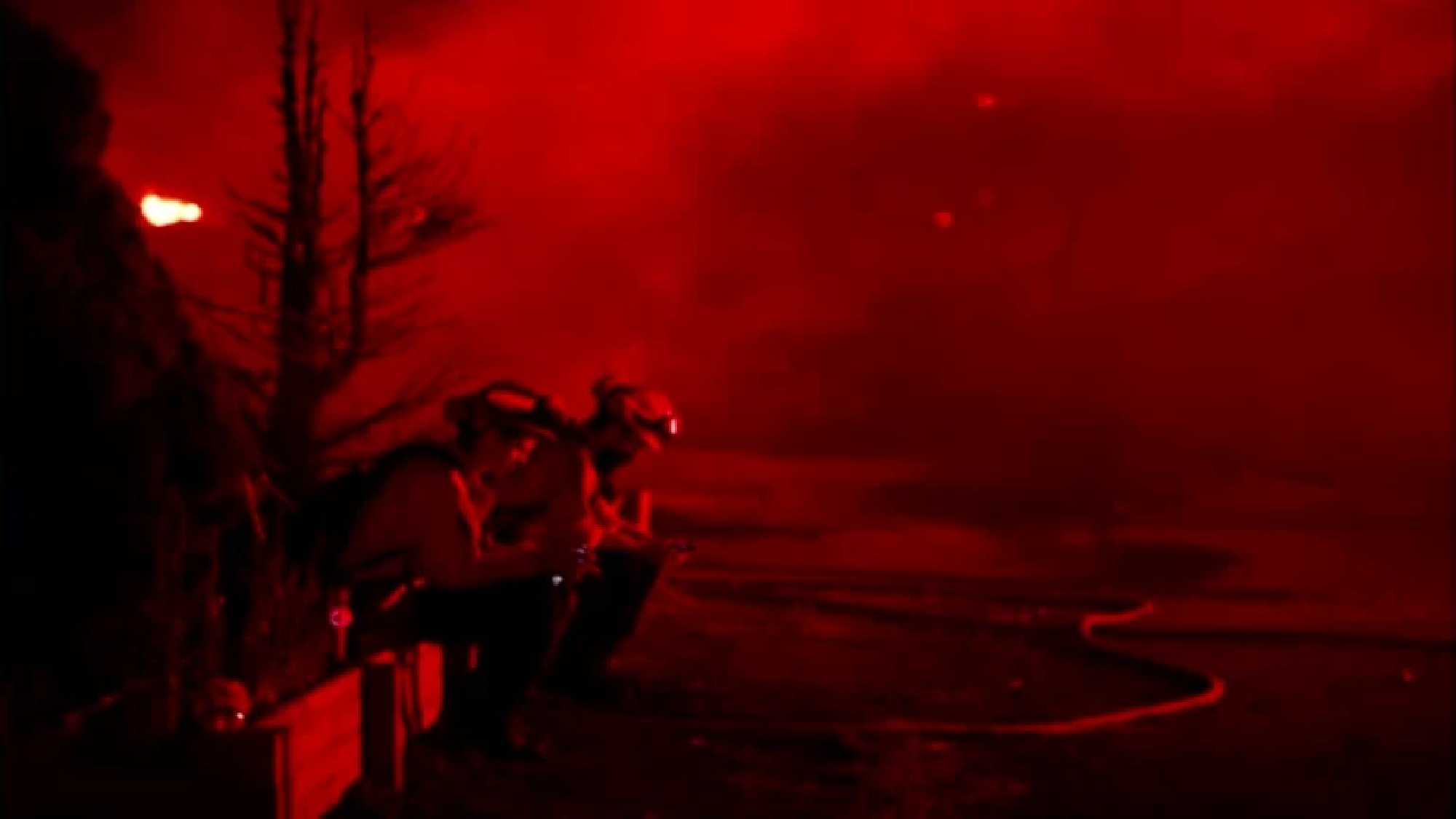 California wildfire burns about 100  structures