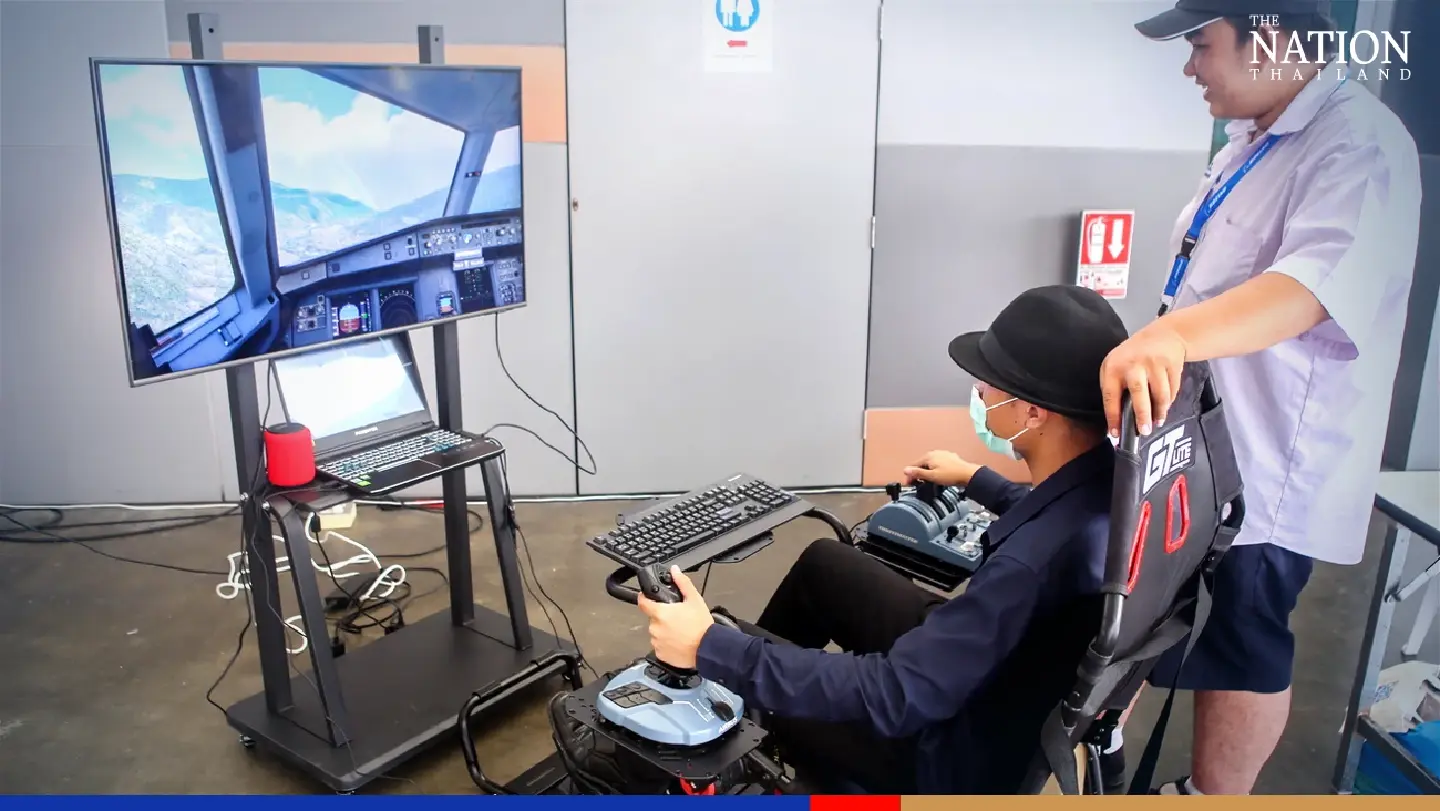 University flight simulator centre takes off as aviation sector begins to soar University flight simulator centre takes off as aviation sector begins to soar