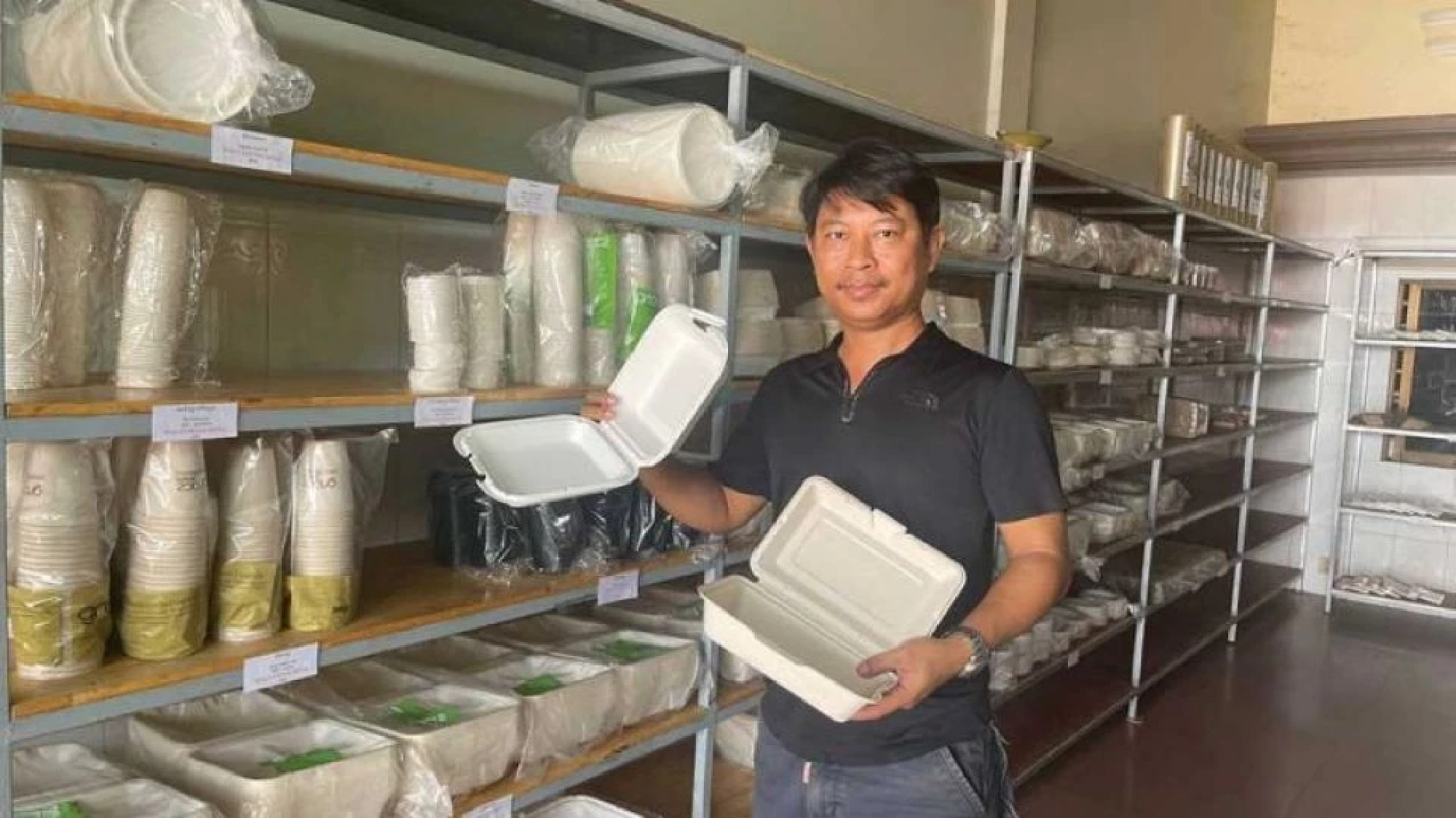 ‘Plastic surgery’: Cambodians tackle waste issue