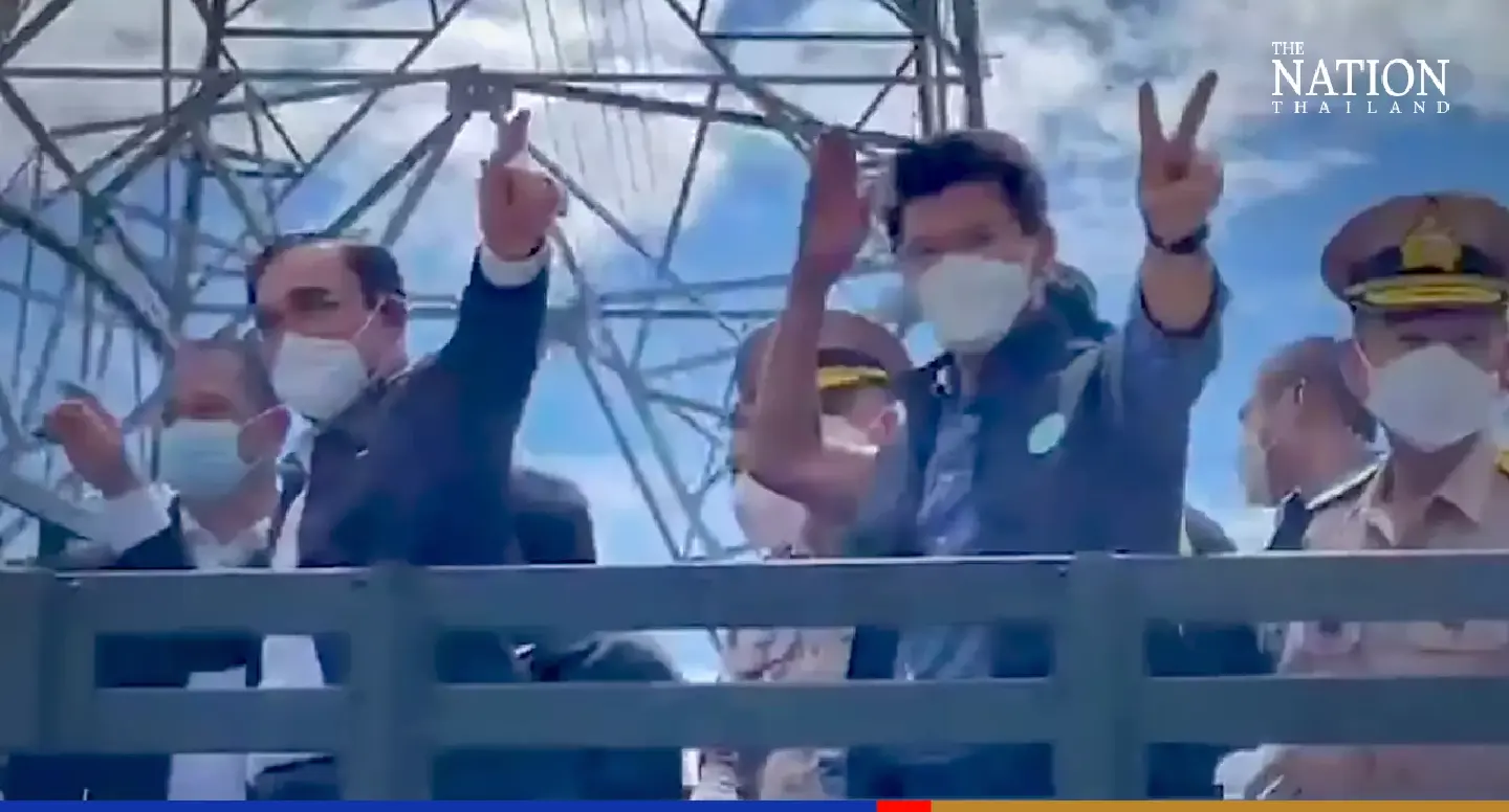 Prayut reminds supporters he is only a minister – not PM Prayut reminds supporters he is only a minister – not PM