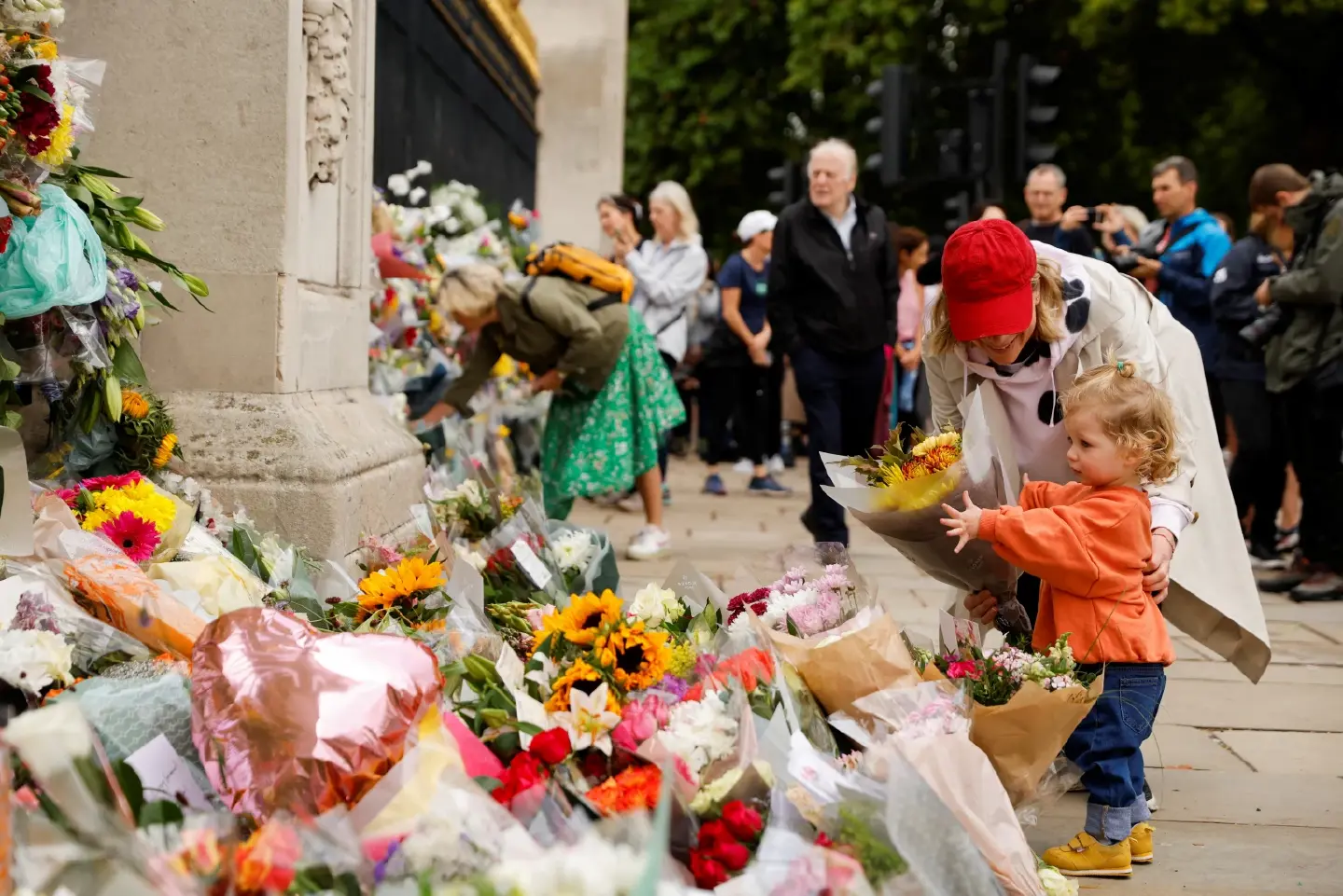 Monarchs of Sweden, Norway and Denmark pay tribute to Queen Elizabeth II Monarchs of Sweden, Norway and Denmark pay tribute to Queen Elizabeth II