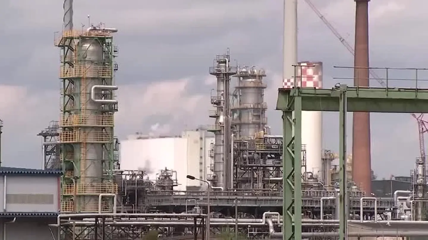 Germany takes control of Russian-owned refinery amid energy crisis Germany takes control of Russian-owned refinery amid energy crisis