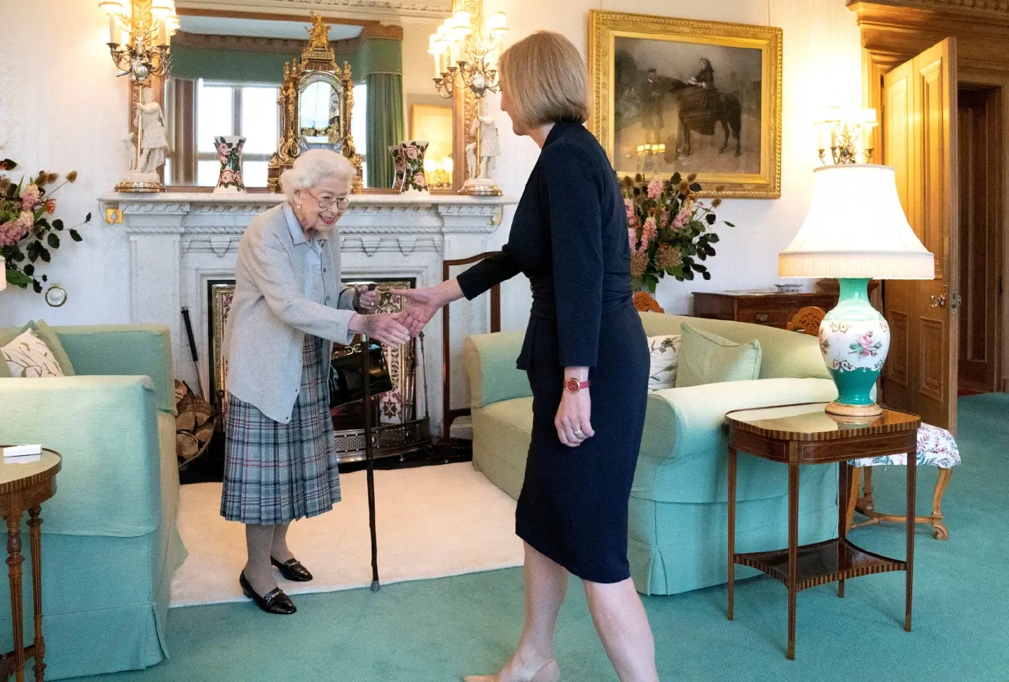 Doctors concerned for UK Queen Elizabeth's health Doctors concerned for UK Queen Elizabeth's health