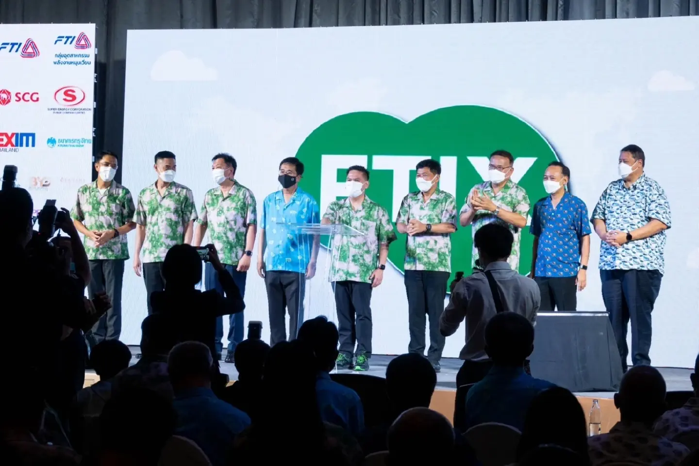 Varawut launches the world’s first clean energy and carbon credit trading platform