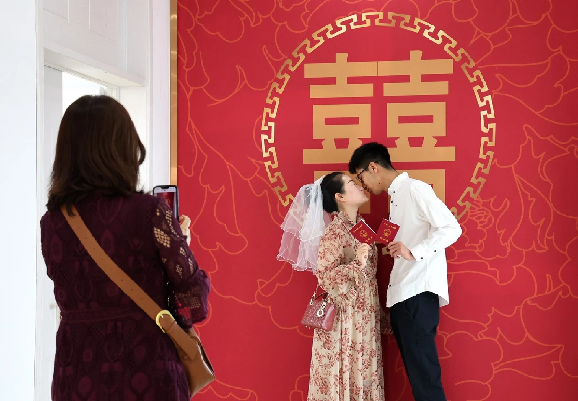 Chinese couples tend to wait before tying the knot