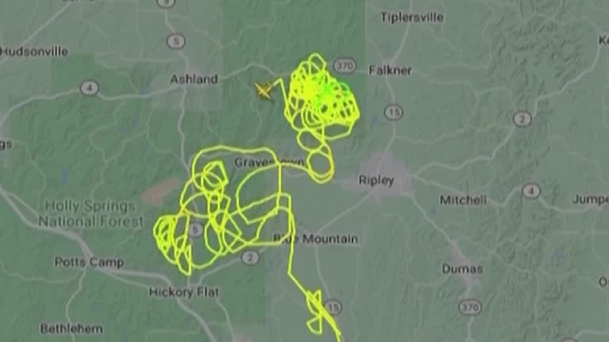 Plane safely lands after pilot threatened to crash in Mississippi