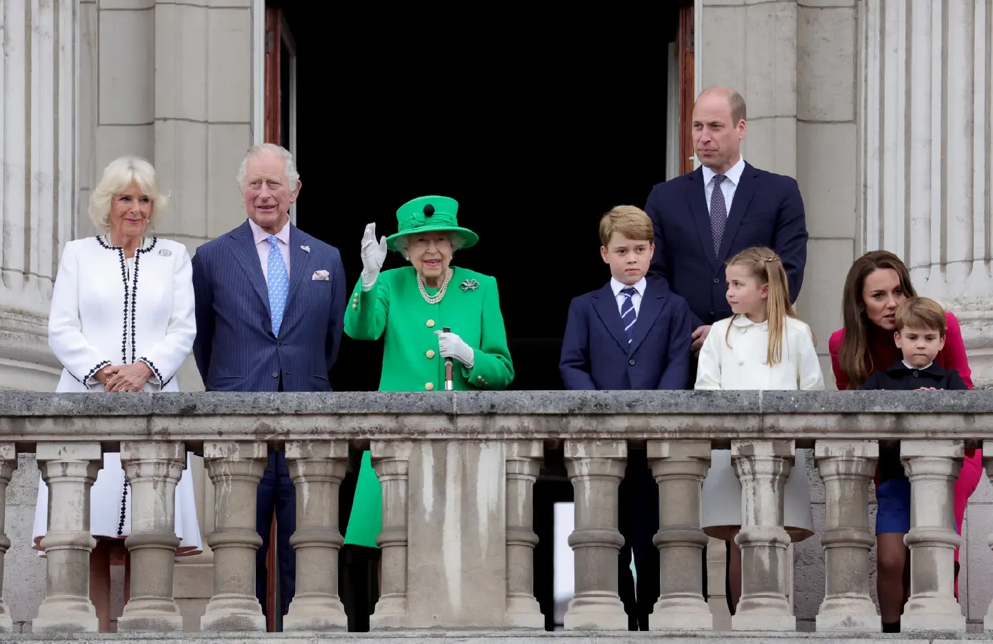 Whole country "deeply concerned" over Queen Elizabeth's health Whole country "deeply concerned" over Queen Elizabeth's health