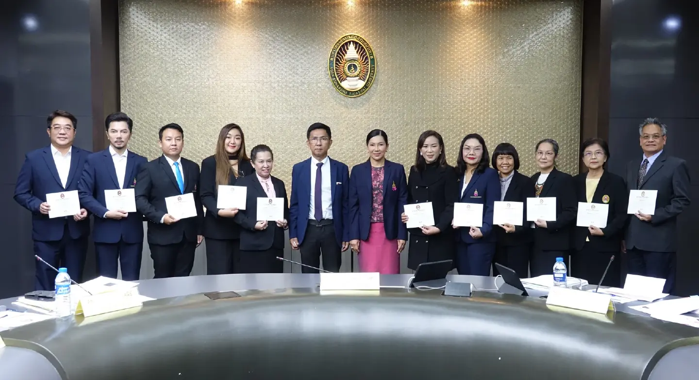 Suan Sunandha Rajabhat University grants honorary certificates to professors and students