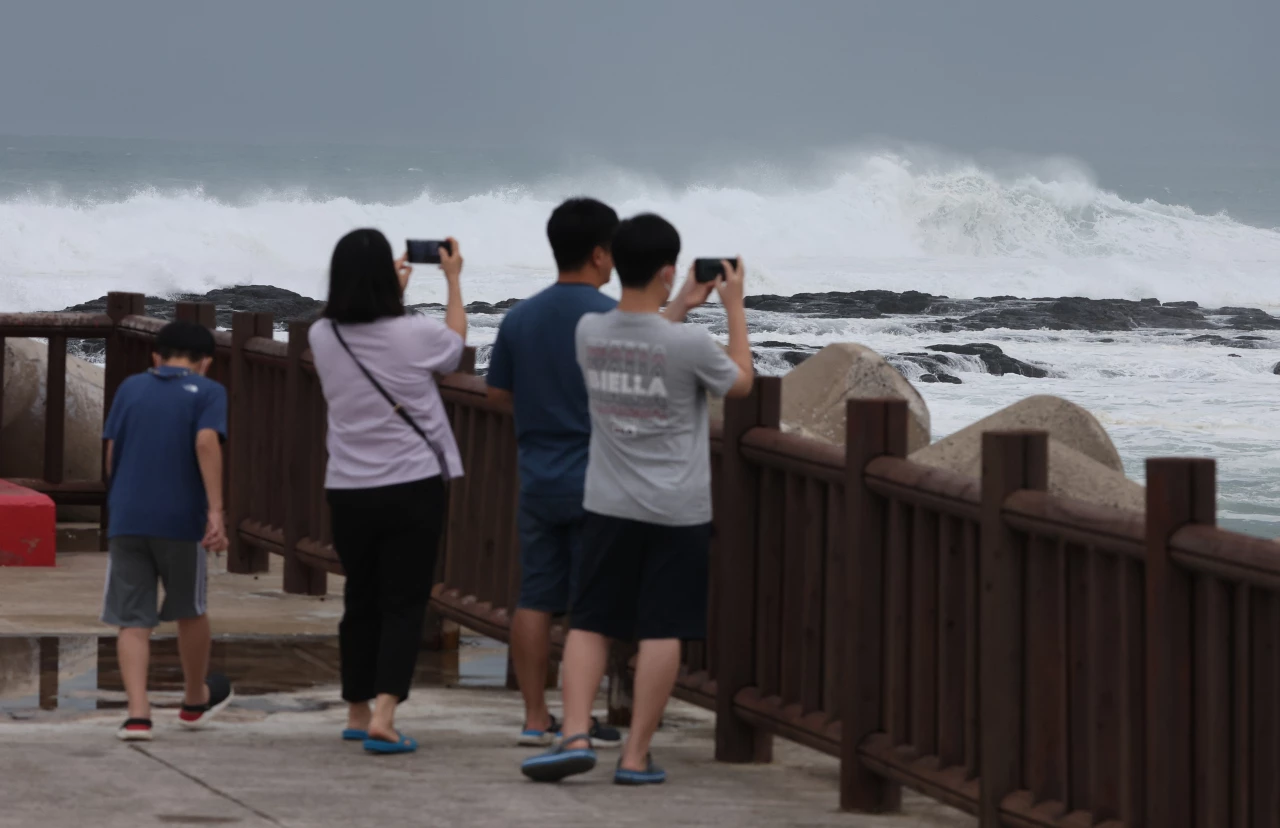 Typhoon Hinnamnor to slam Korean Peninsula later this week