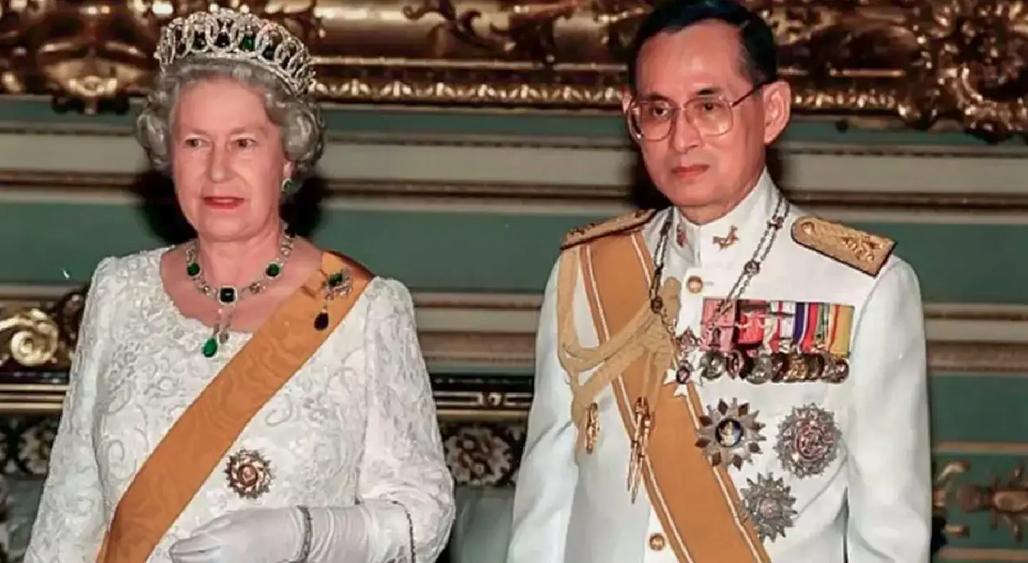 Queen Elizabeth II shared tight royal bond with King Bhumibol Queen Elizabeth II shared tight royal bond with King Bhumibol
