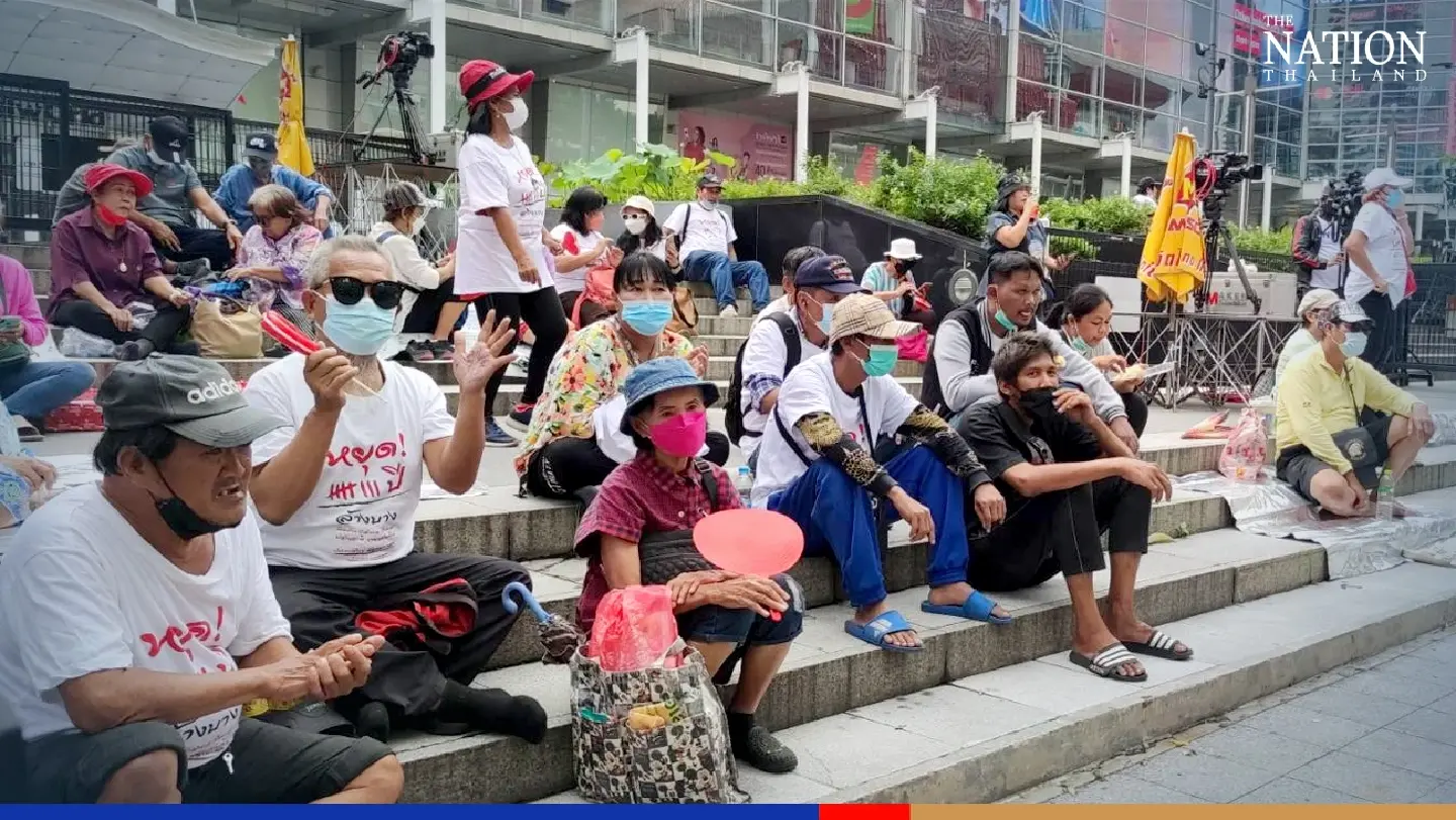 Anti-government group gathers at Ratchaprasong intersection to launch protest against 3 'Ps'