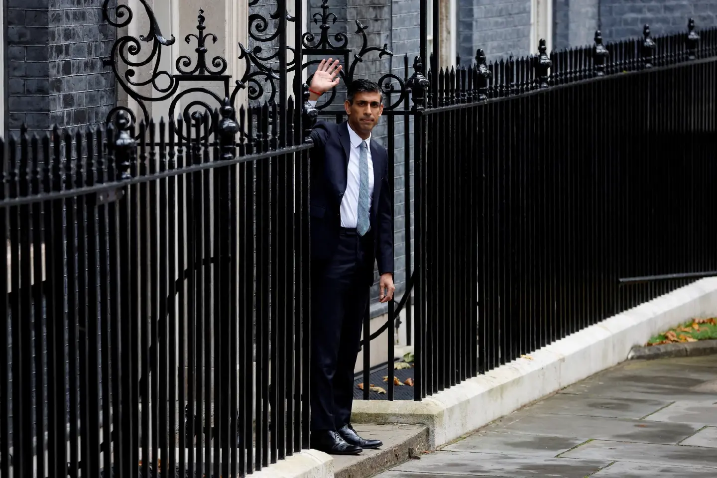 Sunak makes history in Britain, but the tough part begins now Sunak makes history in Britain, but the tough part begins now