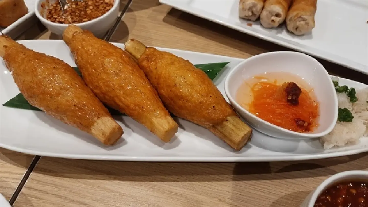 Enjoying Thai-style Vietnamese food with an open mind