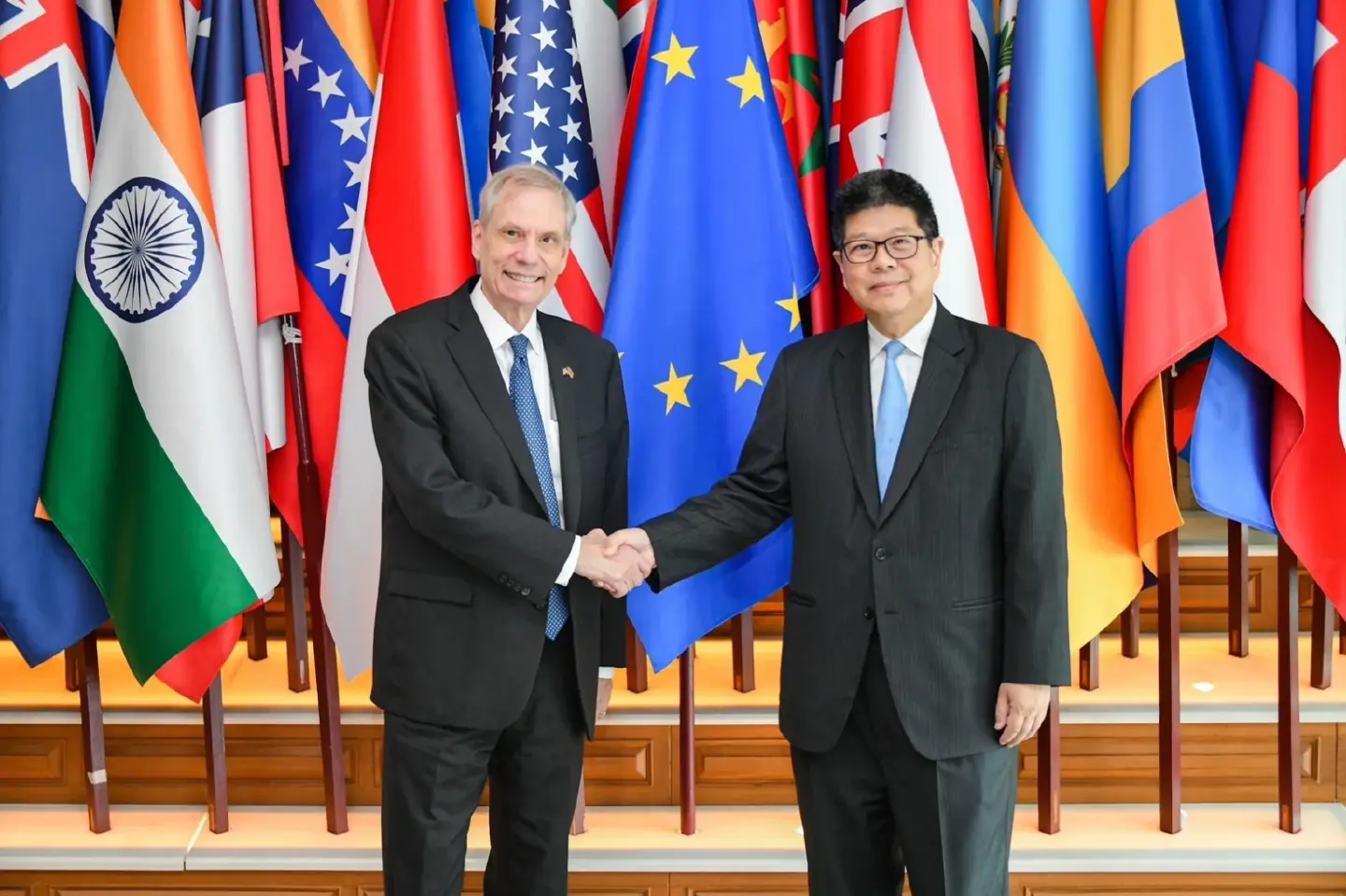 Foreign Affairs Permanent Secretary meets U.S. Ambassador to discuss APEC Summit preparations Foreign Affairs Permanent Secretary meets U.S. Ambassador to discuss APEC Summit preparations