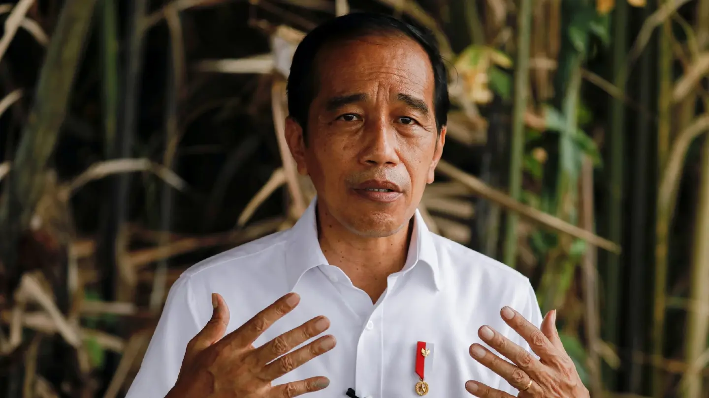 Indonesian President orders soccer security probe after deadly riot Indonesian President orders soccer security probe after deadly riot