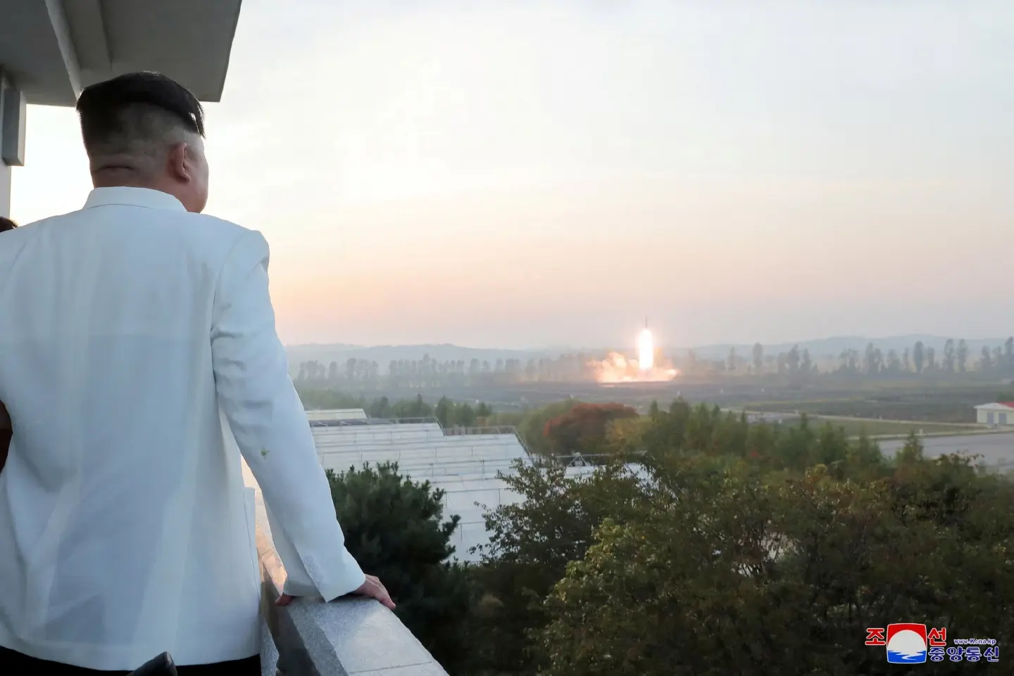 Kim Jong-un oversees N Korean 'tactical nuclear exercise' Kim Jong-un oversees N Korean 'tactical nuclear exercise'