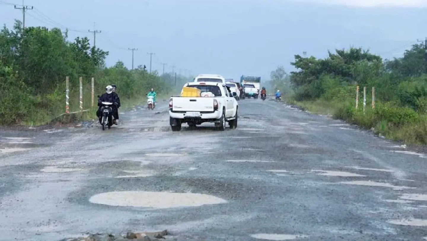 ‘Cursed’ stretch of Cambodia’s National Road 3 to undergo 4th round of repairs