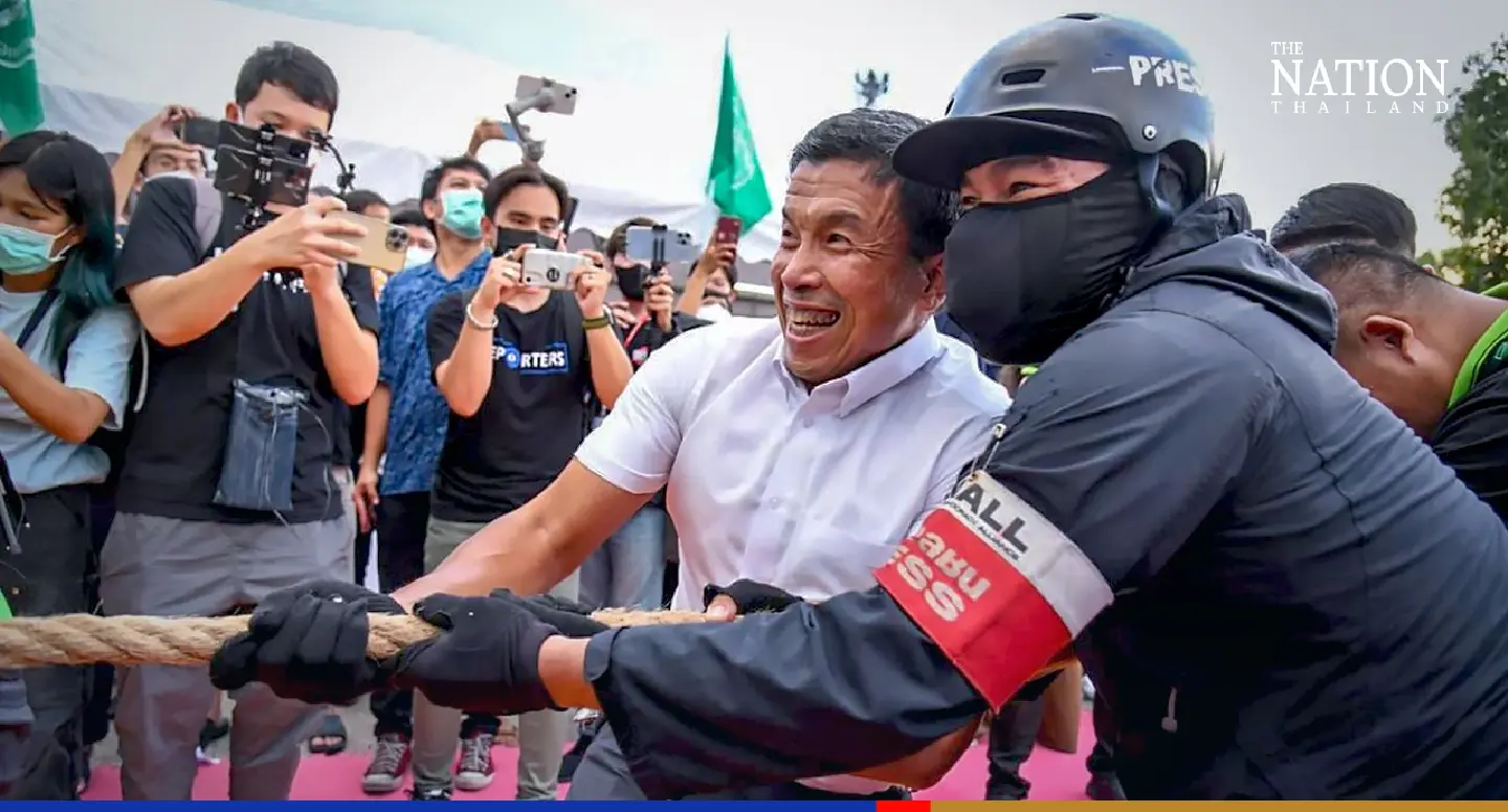 Bangkok’s ‘Hulk’ Chadchart pulls a victory in weekend tug-of-war