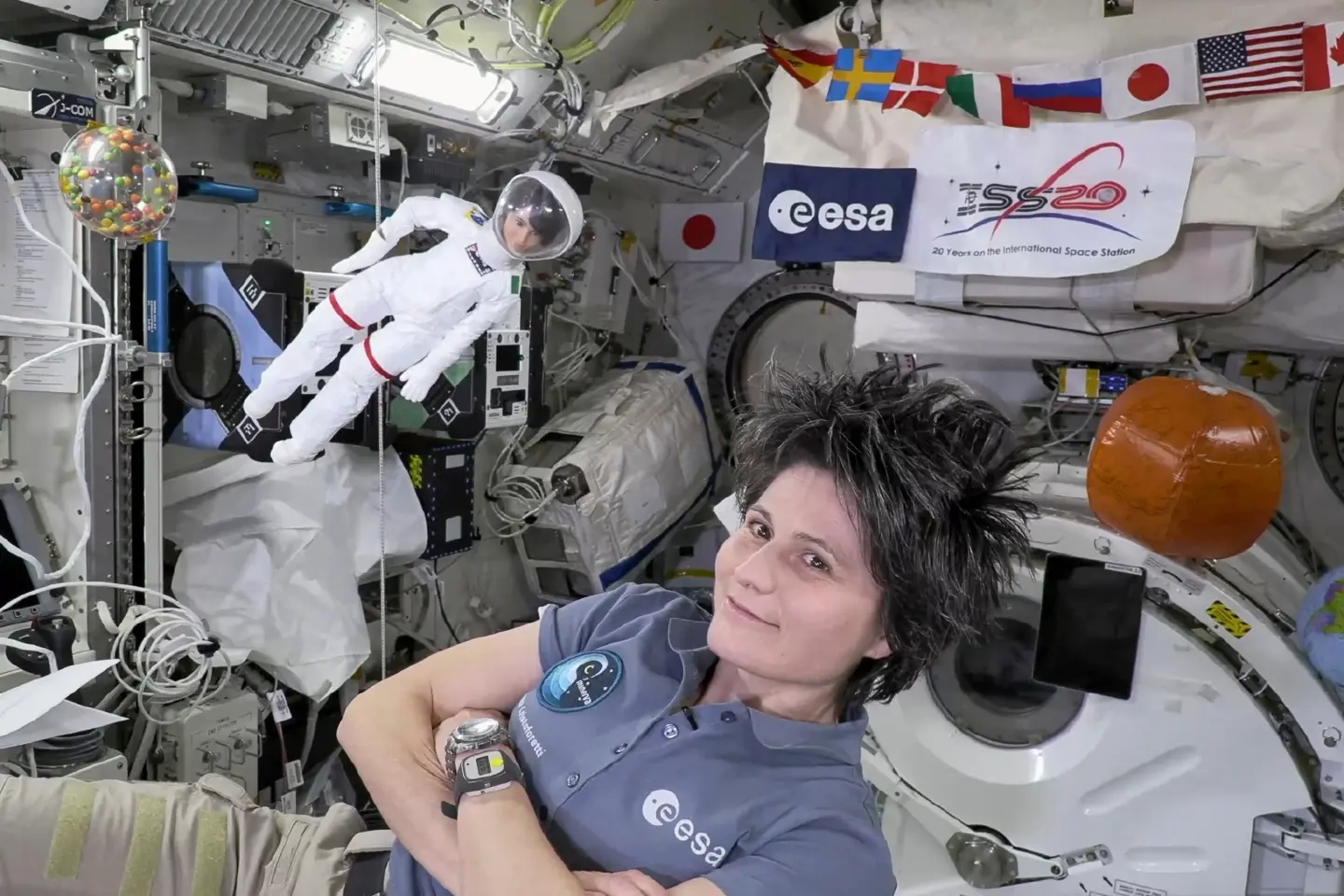 Female commander of International Space Station inspires young girls from orbit Female commander of International Space Station inspires young girls from orbit