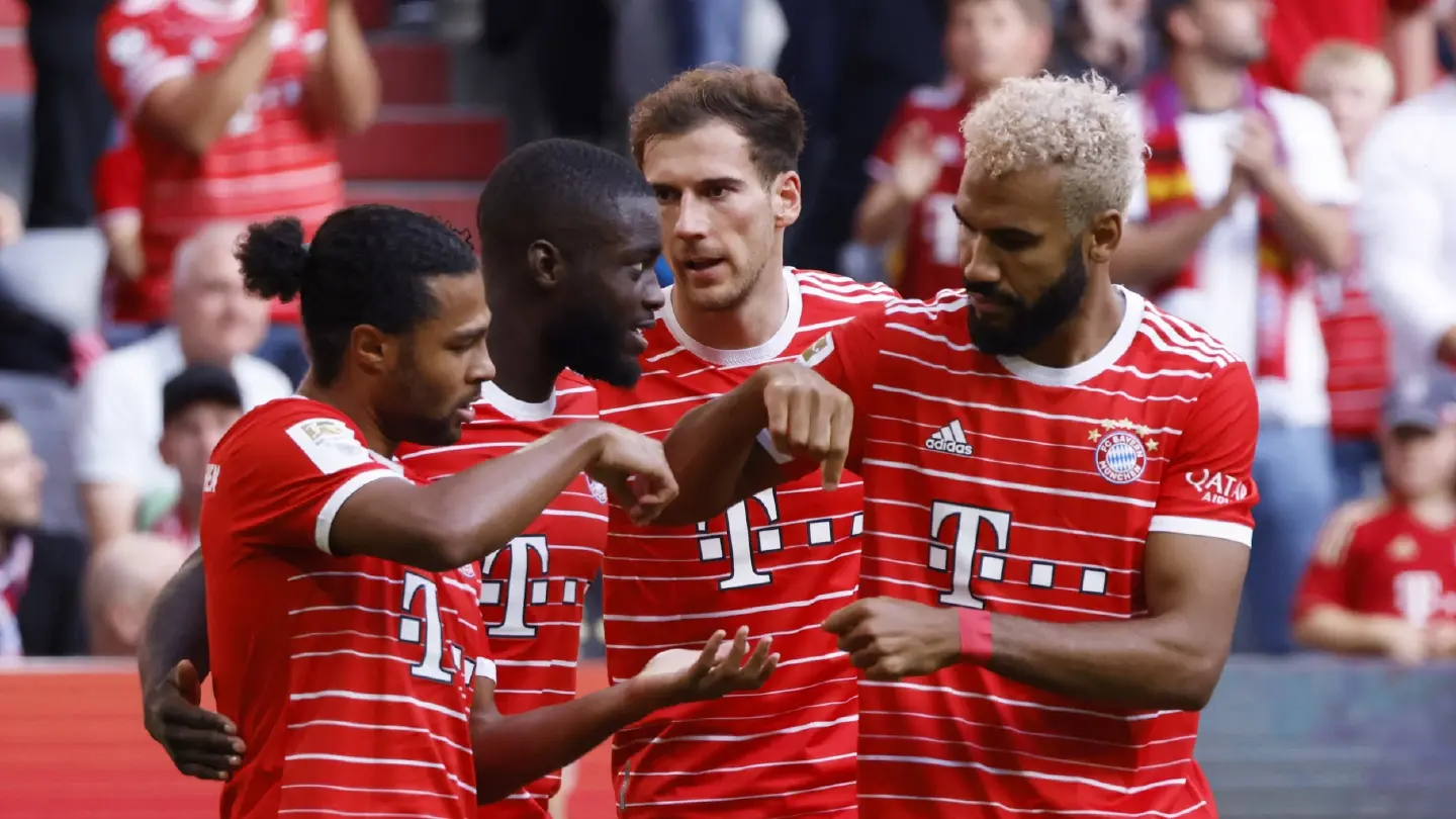 Bayern fire six goals past Mainz to take over top spot