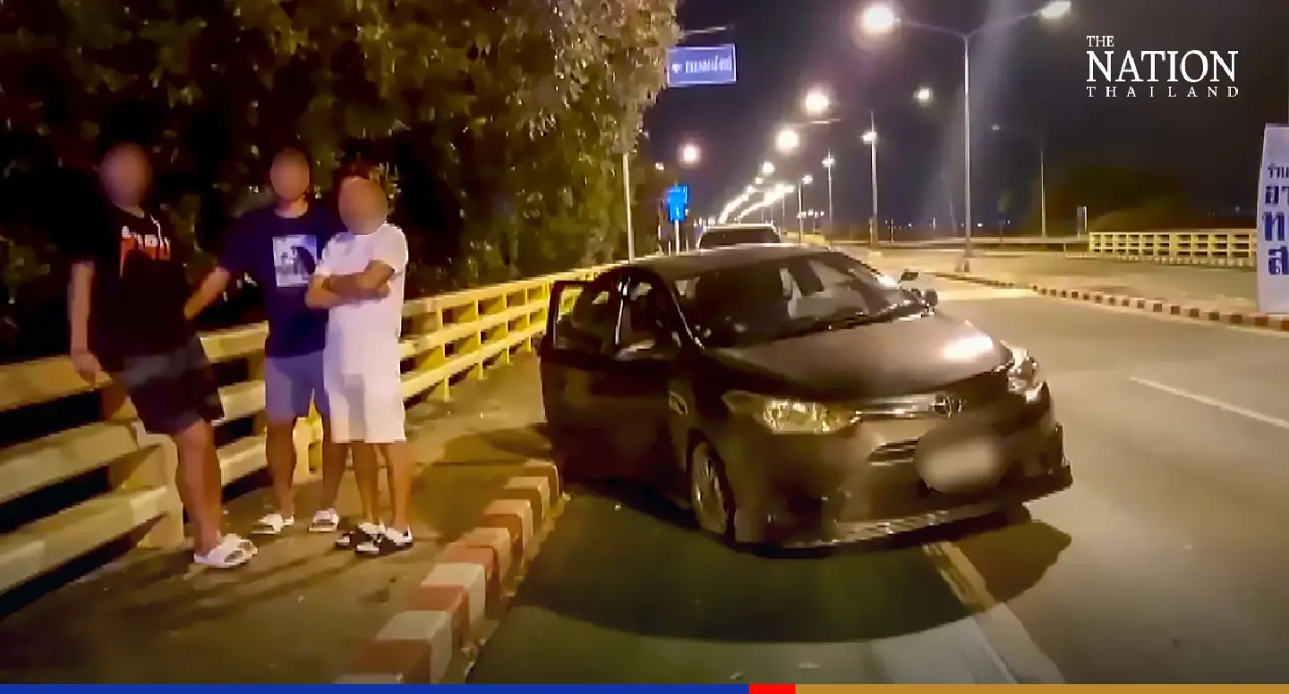 Chonburi FC goalkeeper crashes into two people on sea bridge, kills one