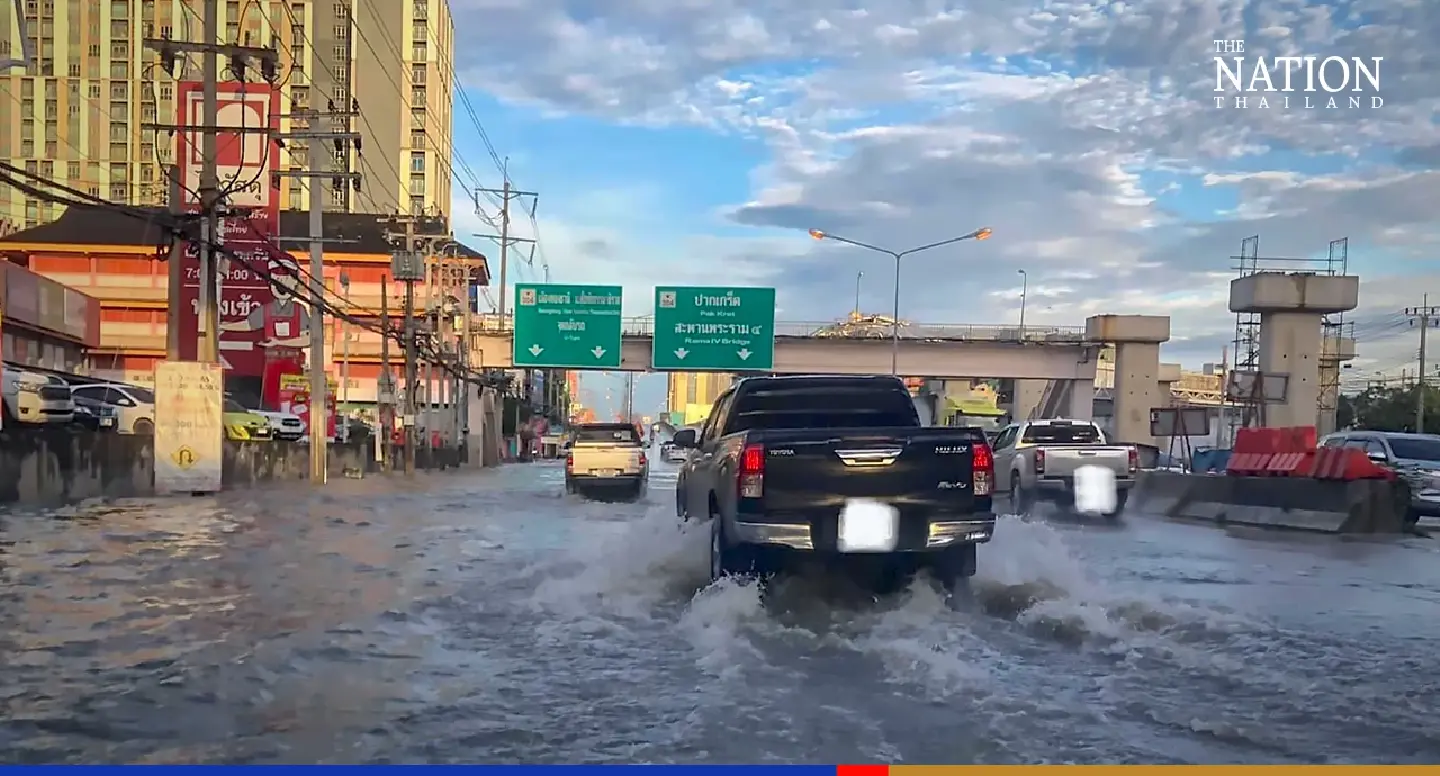Nonthaburi agencies instructed to use pumps amid more flooding today Nonthaburi agencies instructed to use pumps amid more flooding today