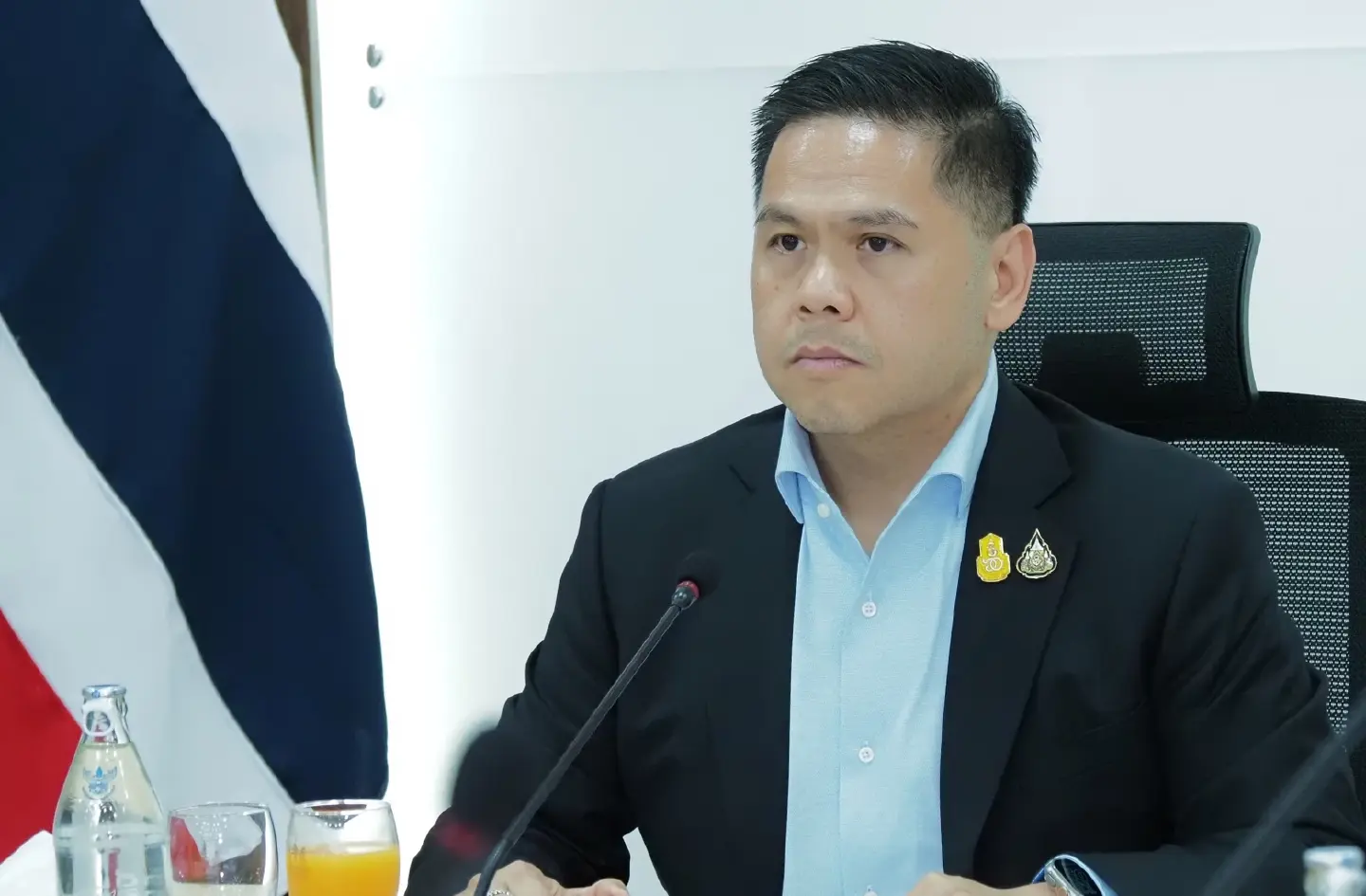 Minister Varawut urges officials to be proactive in tackling environmental issues