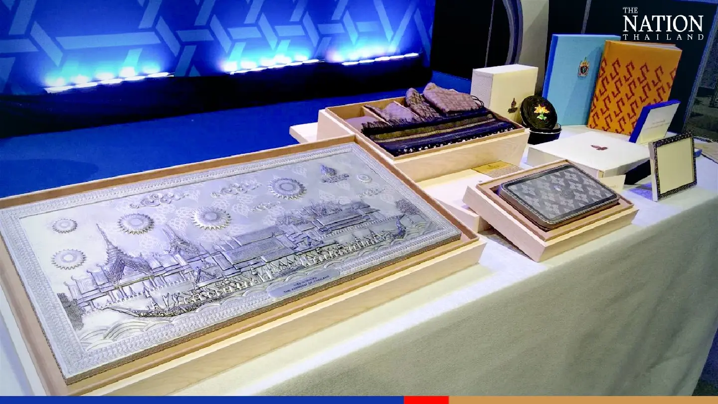 Ittipol reveals Thai thinking behind choice of souvenirs, performances for Apec Summit Ittipol reveals Thai thinking behind choice of souvenirs, performances for Apec Summit