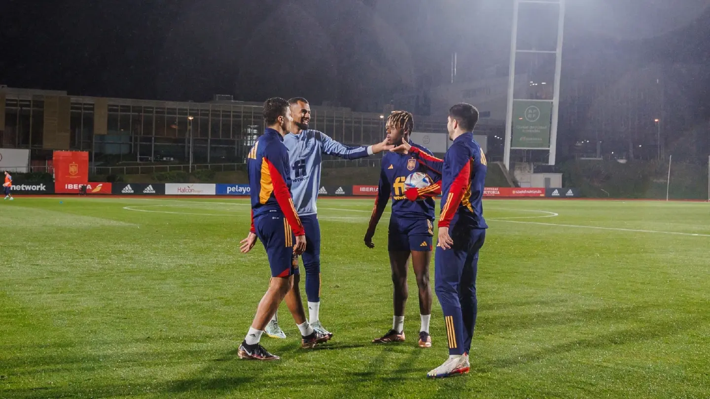 Joy and smiles as Spain's World Cup squad train