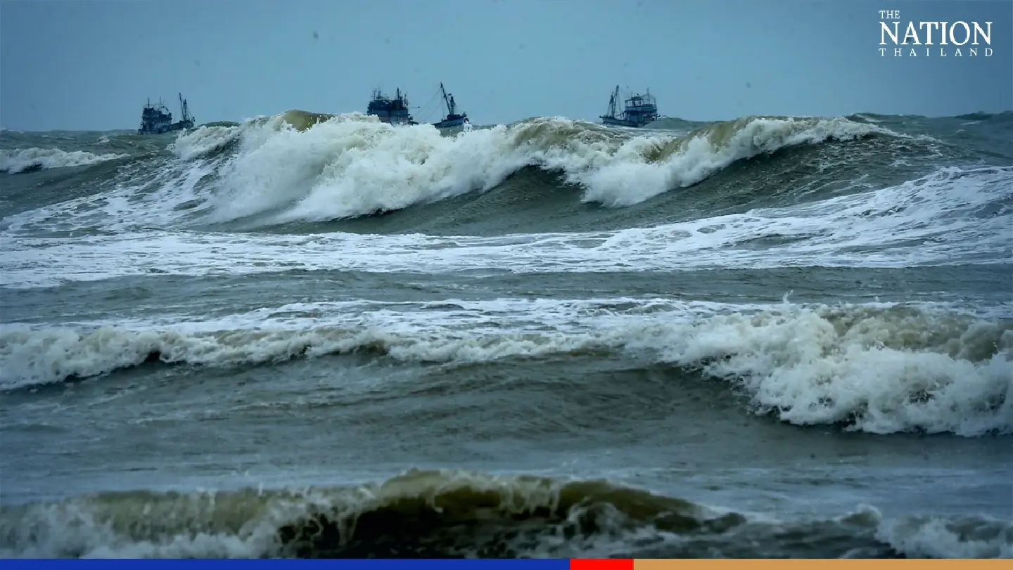 Heavy rain, flash flood warning issued for South, holiday islands on Sunday Heavy rain, flash flood warning issued for South, holiday islands on Sunday