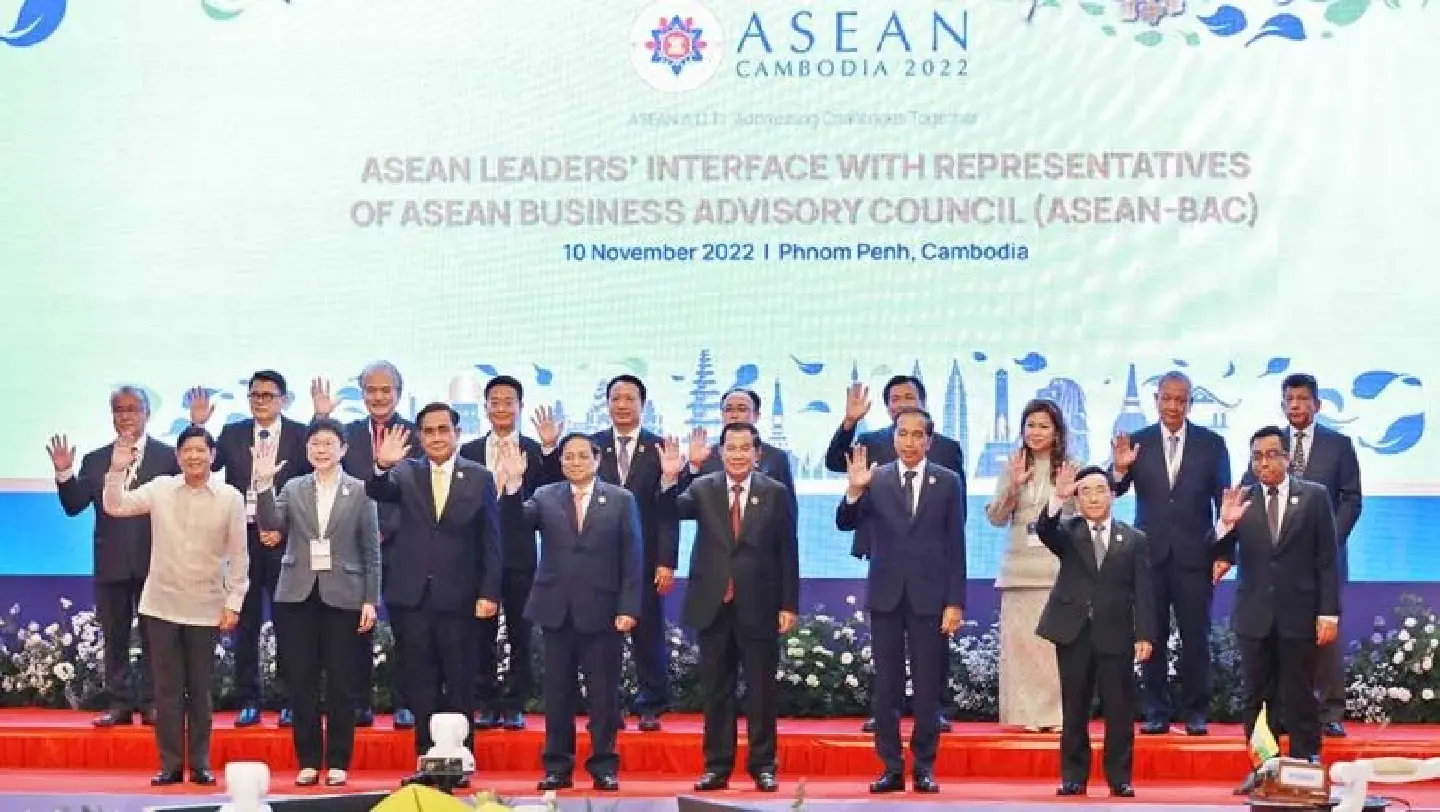 Cambodia plays role in mediating crises Cambodia plays role in mediating crises