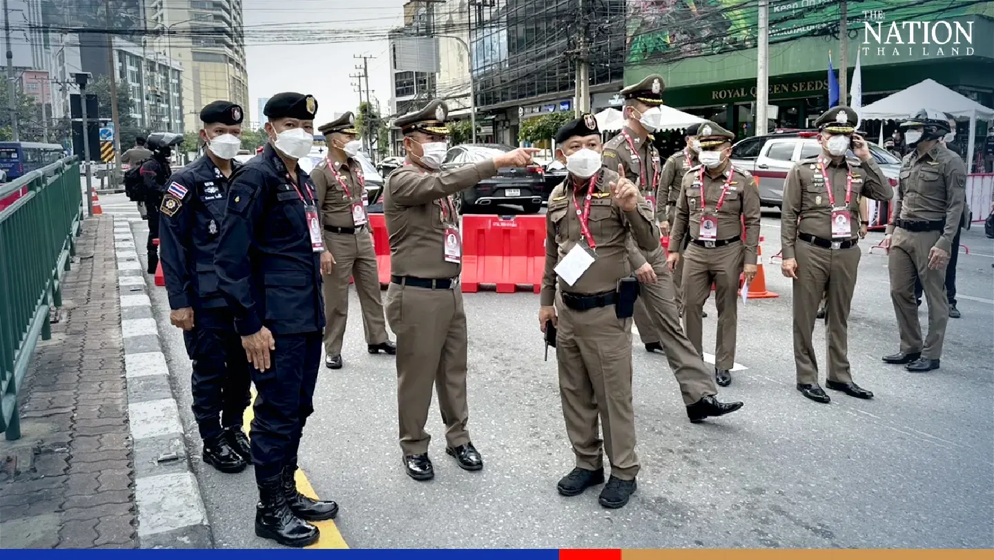 Prawit instructs govt agencies to help police keep law and order during Apec Summit Prawit instructs govt agencies to help police keep law and order during Apec Summit