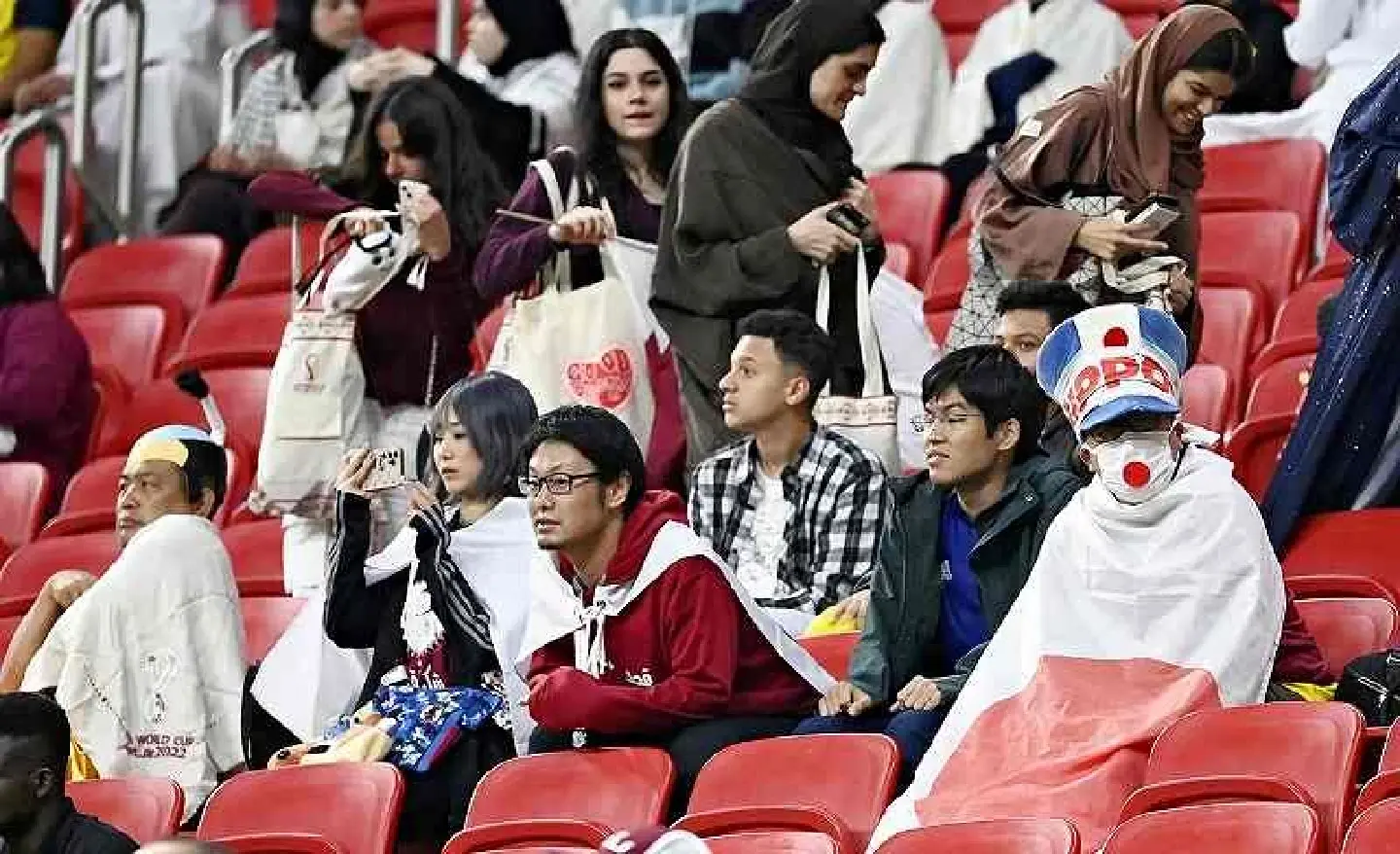 World Cup fans 'freeze' in Qatar's frigid stadiums World Cup fans 'freeze' in Qatar's frigid stadiums