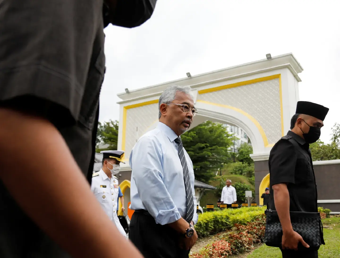 Malaysian parties have until 2pm Tuesday to form govt