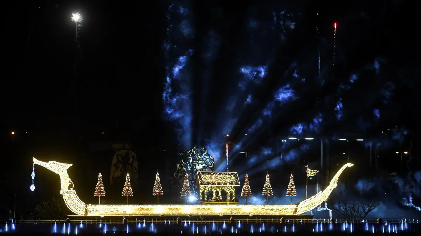 Thailand stages music, light show to welcome 29th APEC Economic Leaders' Meeting