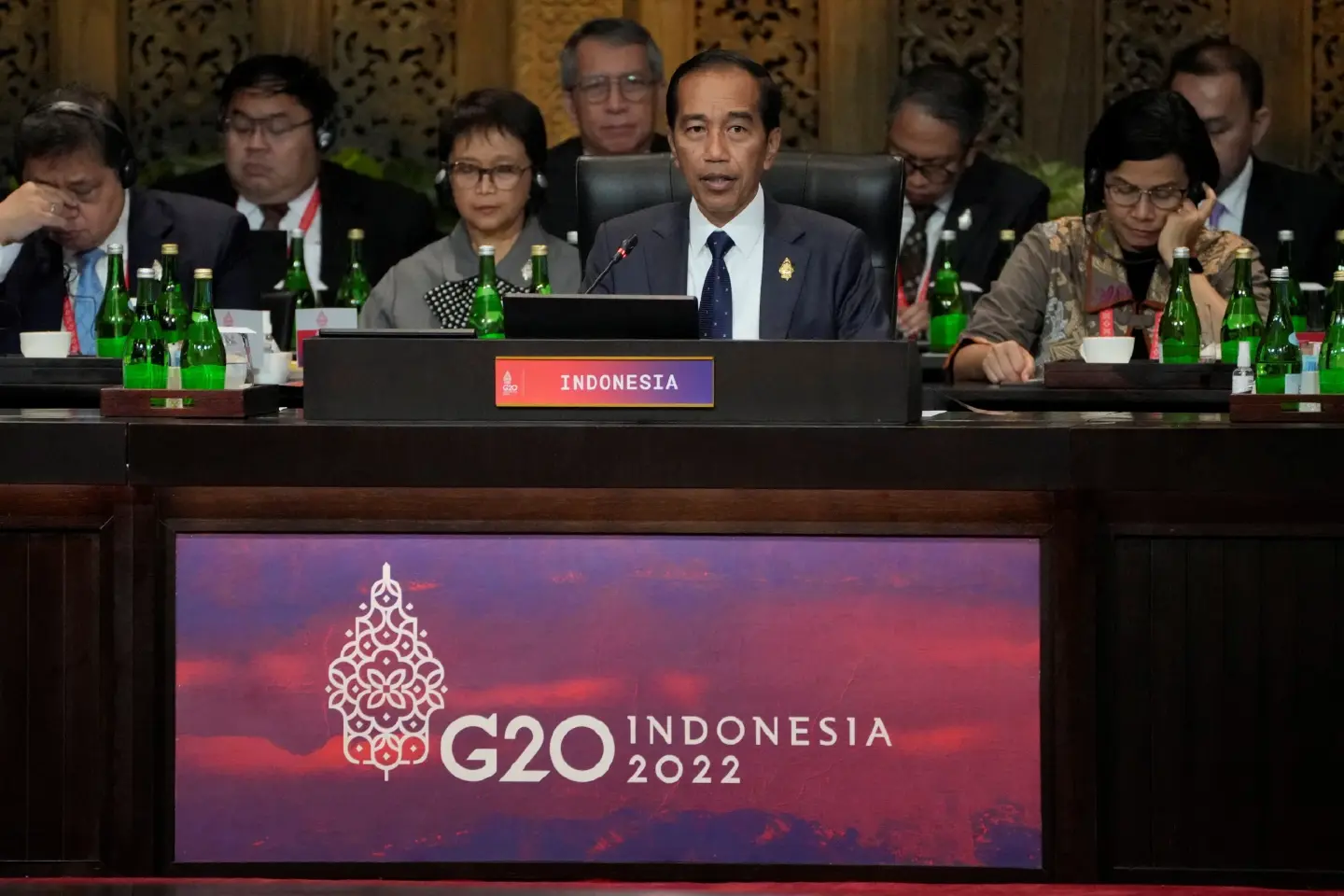 'End the war', Jokowi urges G20 leaders as Bali summit opens 'End the war', Jokowi urges G20 leaders as Bali summit opens
