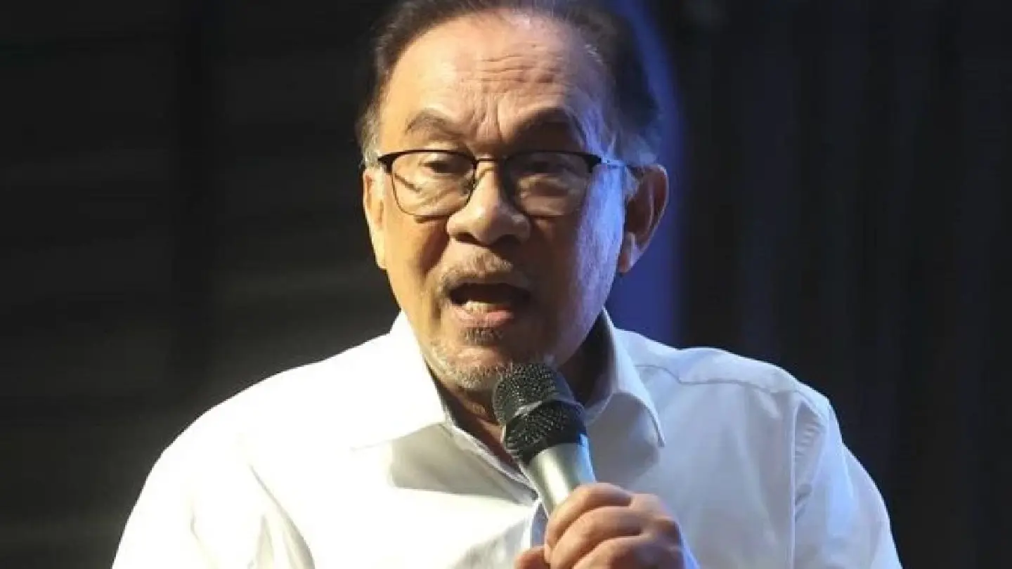 Anwar denies any pact between him and Ahmad Zahid Anwar denies any pact between him and Ahmad Zahid