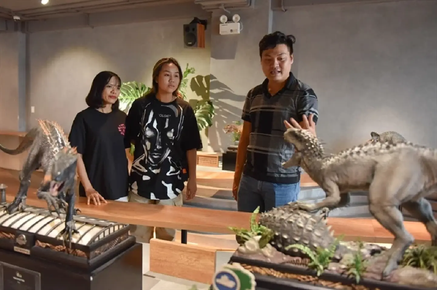Gallery and coffee for dinosaur lovers